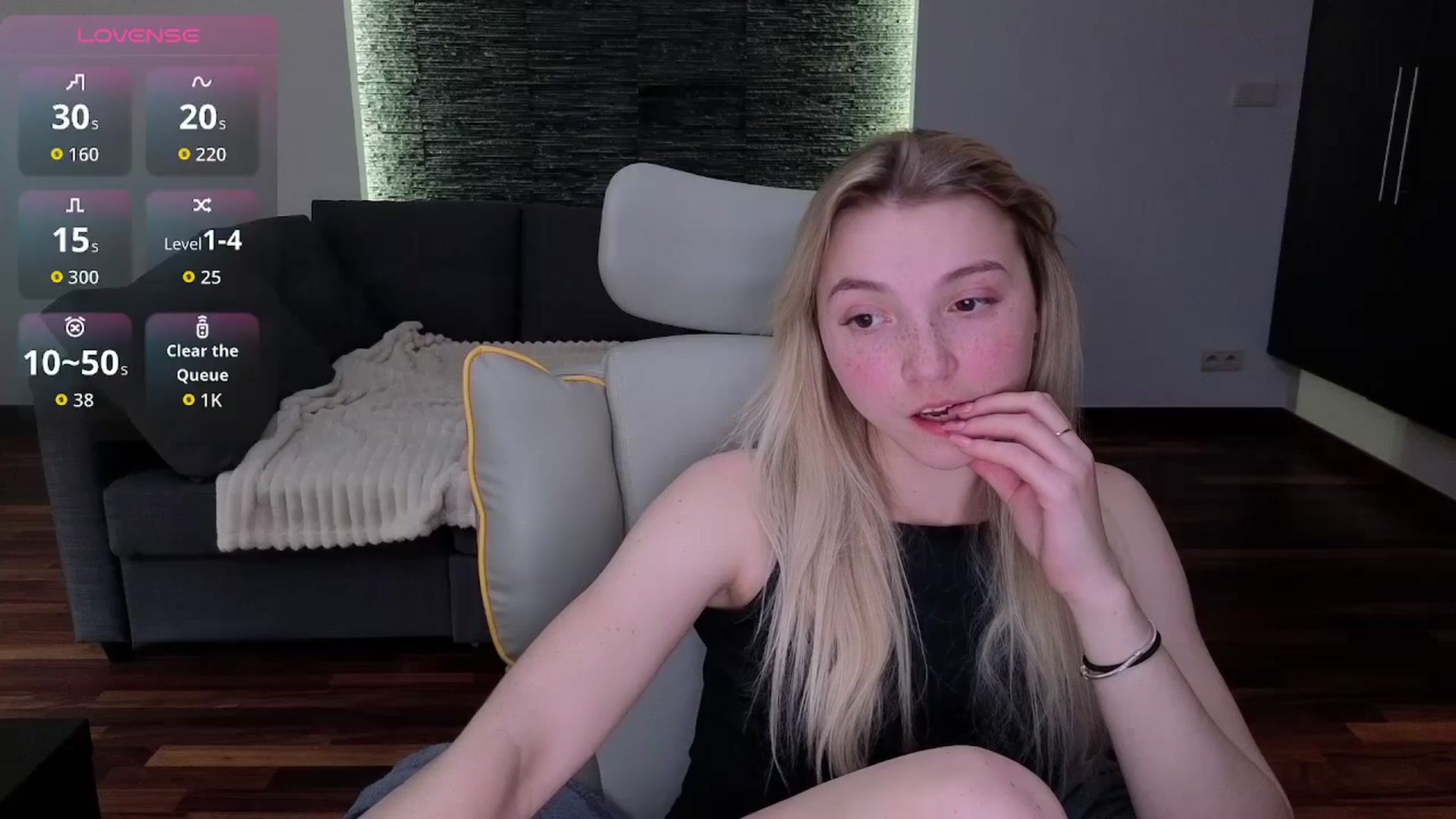 Gallery image thumbnail from Daisyy's myfreecams stream on, 04/15/2026, 14:27 image 6 of 20
