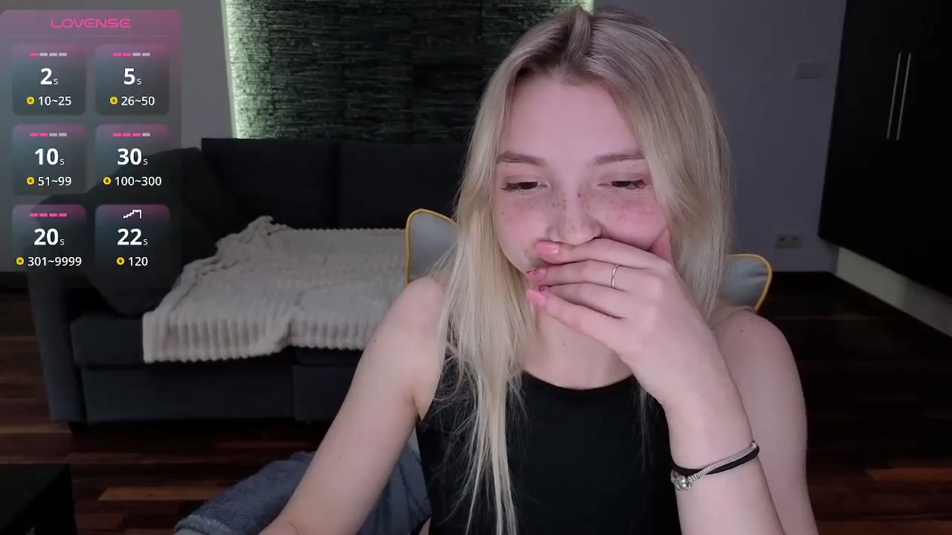 Gallery image thumbnail from Daisyy's myfreecams stream on, 04/15/2026, 17:09 image 7 of 20