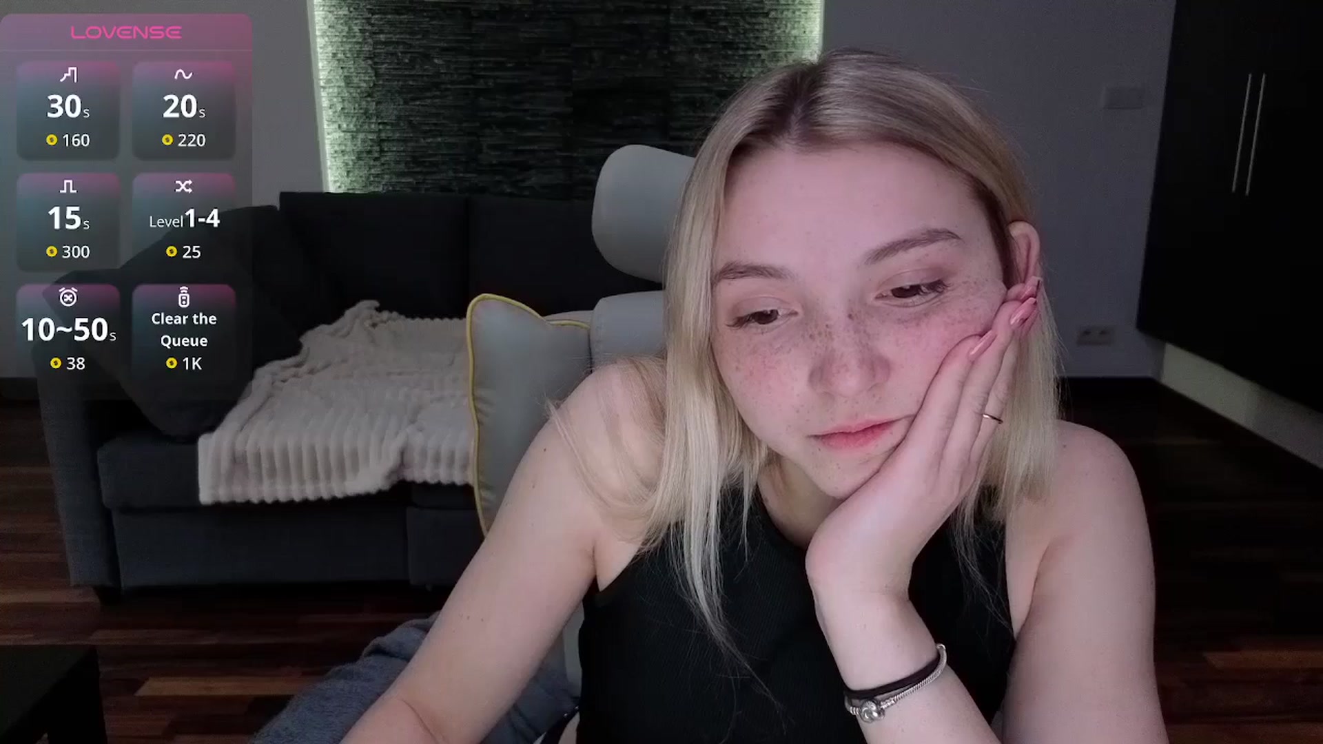 Gallery image thumbnail from Daisyy's myfreecams stream on, 04/15/2026, 17:09 image 6 of 20
