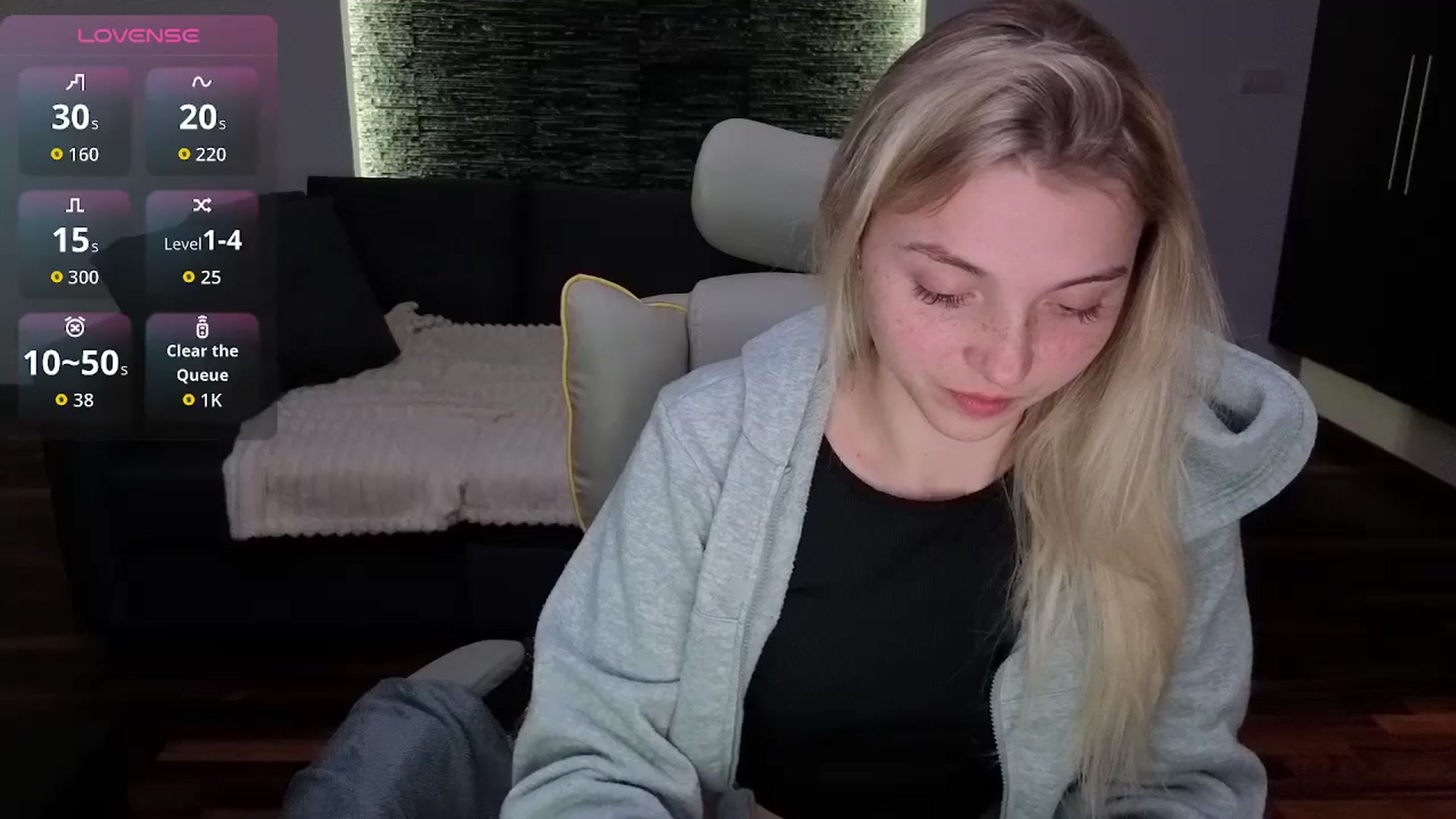 Gallery image thumbnail from Daisyy's myfreecams stream on, 04/15/2026, 19:21 image 18 of 20