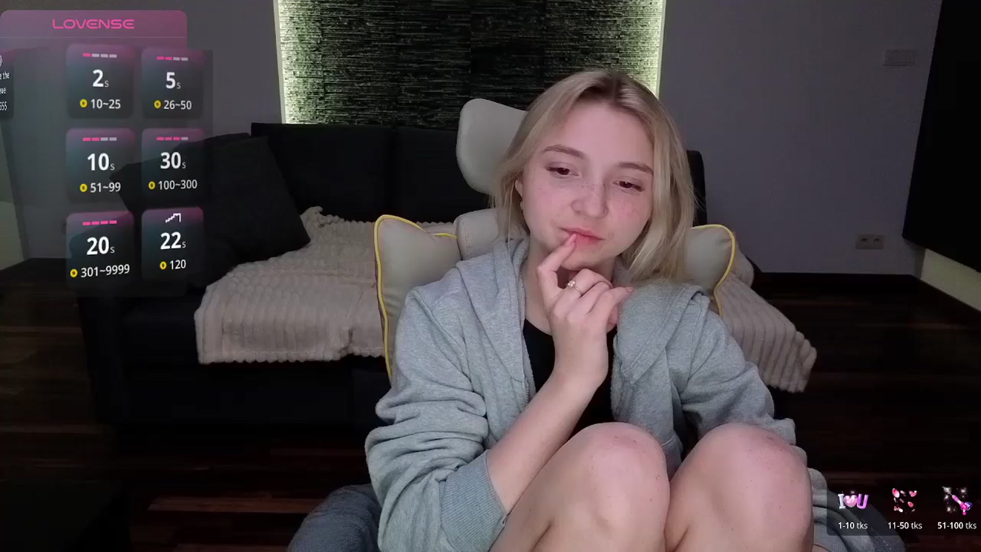 Gallery image thumbnail from Daisyy's myfreecams stream on, 04/15/2026, 19:21 image 1 of 20