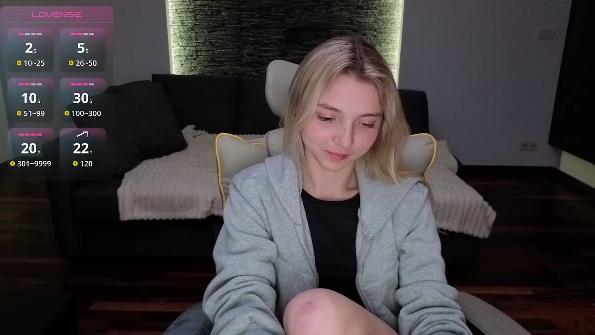 Gallery image thumbnail from Daisyy's myfreecams stream on, 04/15/2026, 19:21 image 2 of 20