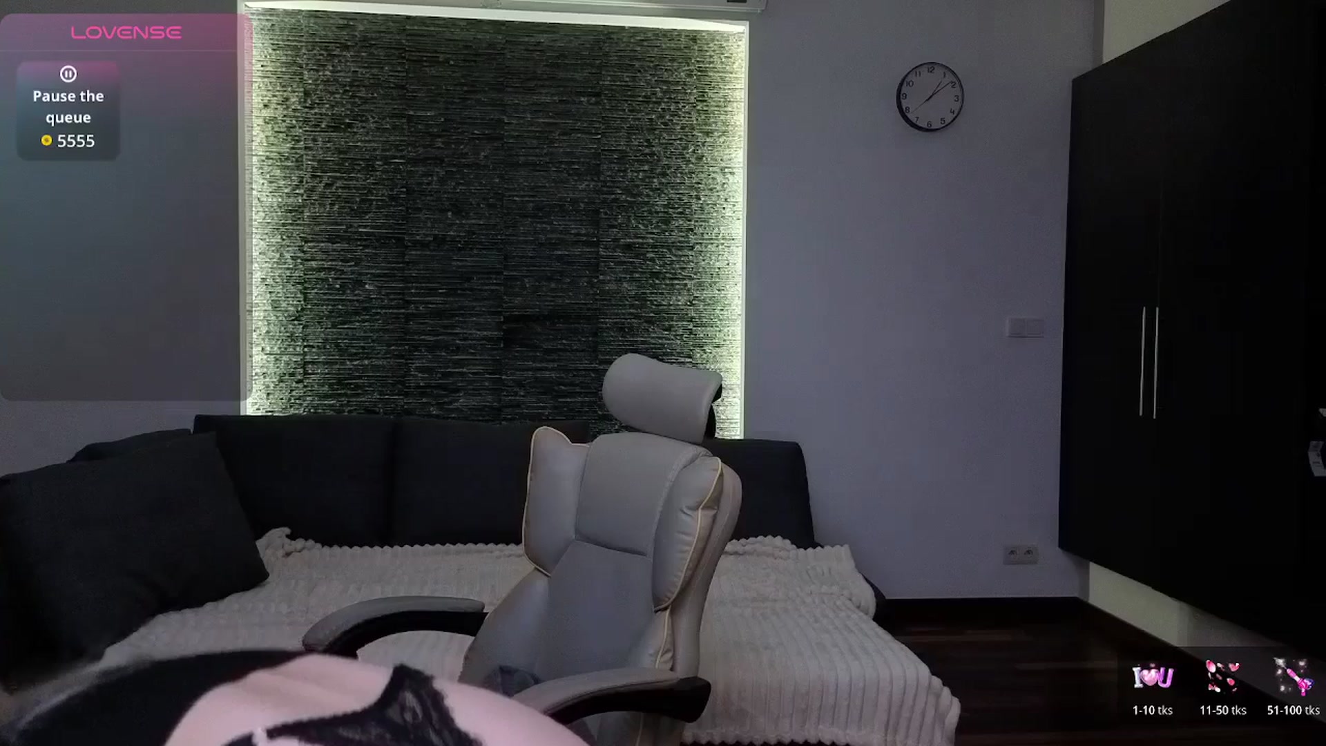 Gallery image thumbnail from Daisyy's myfreecams stream on, 04/15/2026, 21:02 image 15 of 20