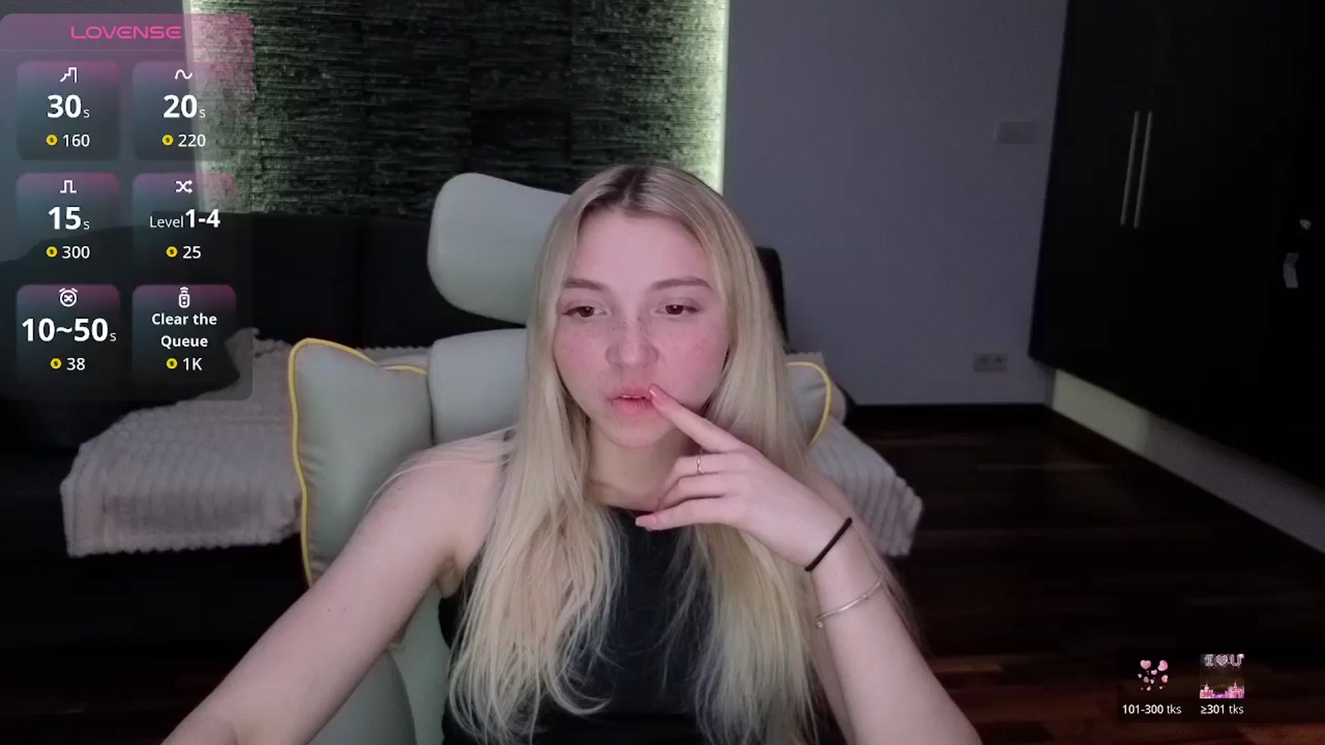 Gallery image thumbnail from Daisyy's myfreecams stream on, 04/15/2026, 21:02 image 18 of 20