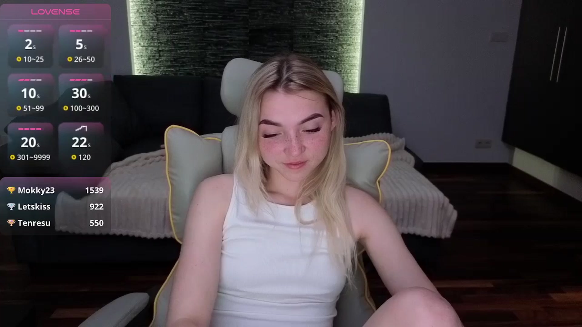 Gallery image thumbnail from Daisyy's myfreecams stream on, 04/19/2026, 18:31 image 19 of 20