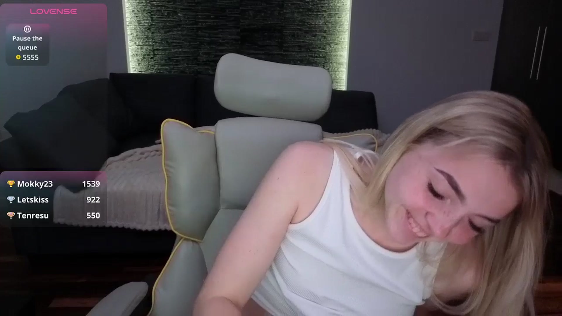 Gallery image thumbnail from Daisyy's myfreecams stream on, 04/19/2026, 18:31 image 12 of 20