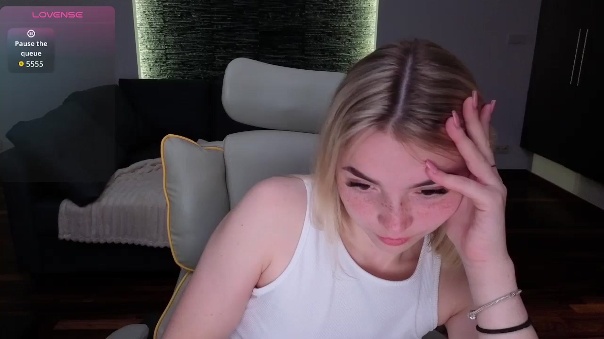 Gallery image thumbnail from Daisyy's myfreecams stream on, 04/19/2026, 18:31 image 9 of 20
