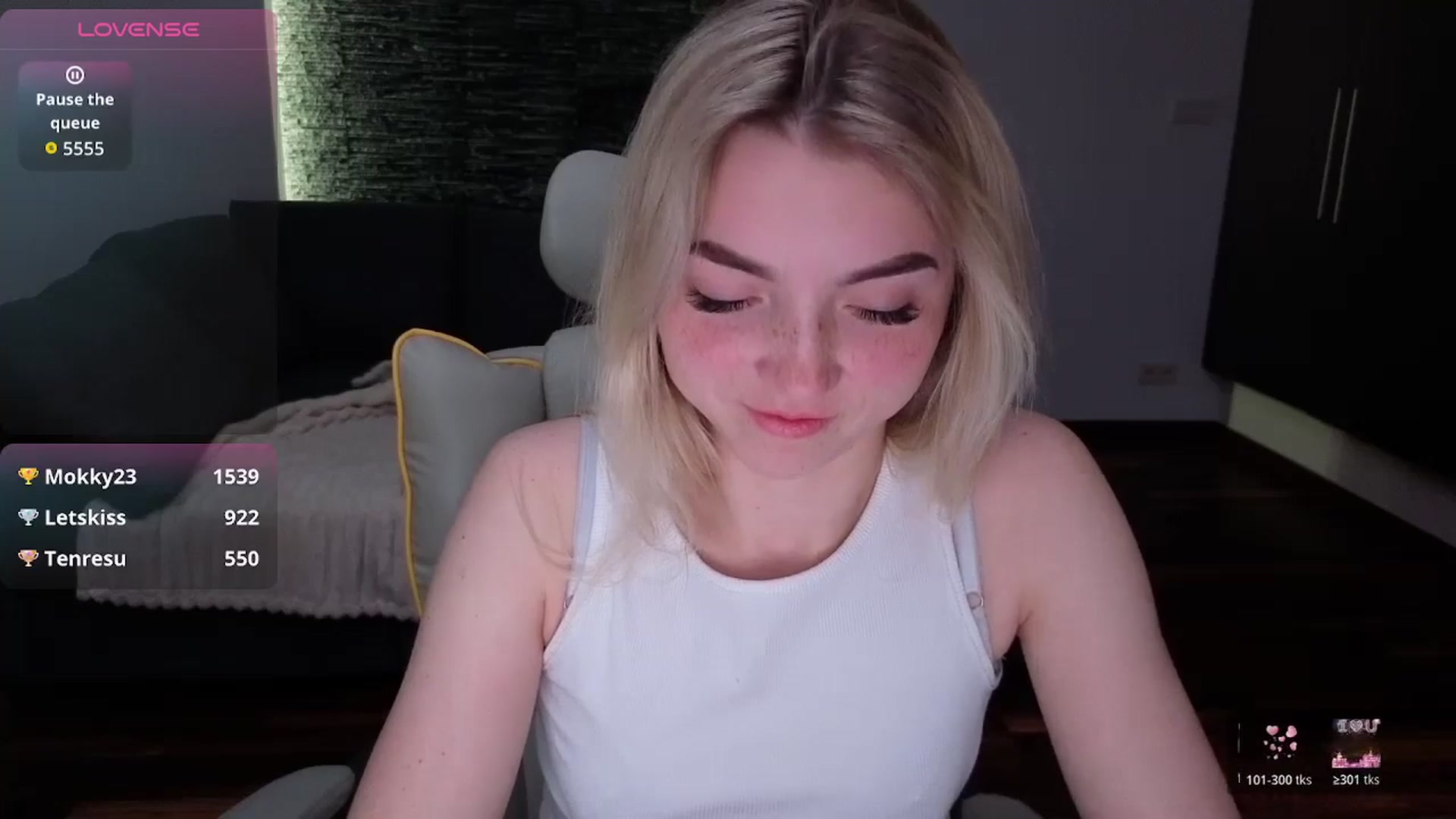 Gallery image thumbnail from Daisyy's myfreecams stream on, 04/19/2026, 18:31 image 5 of 20