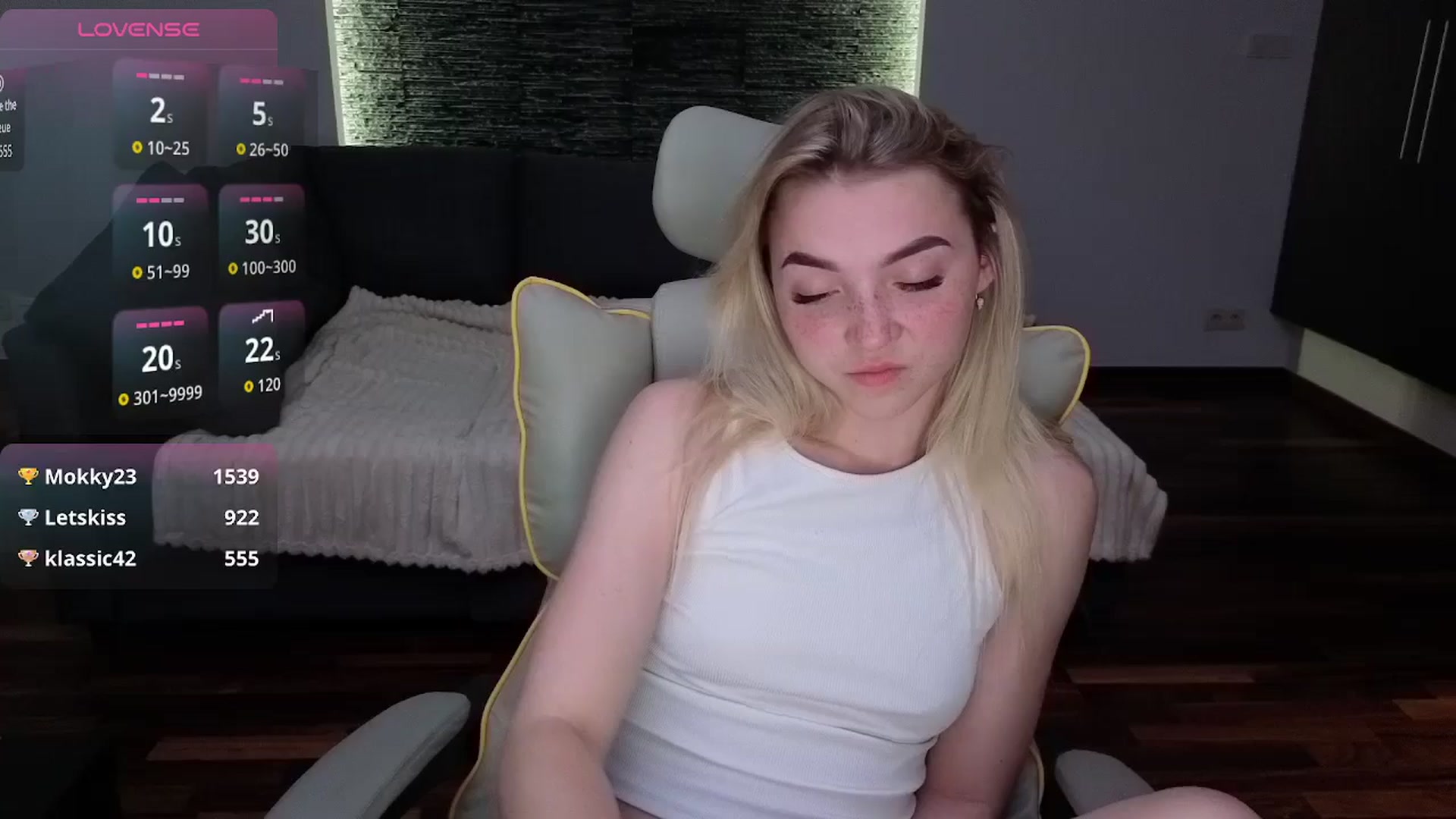 Gallery image thumbnail from Daisyy's myfreecams stream on, 04/19/2026, 19:49 image 7 of 20