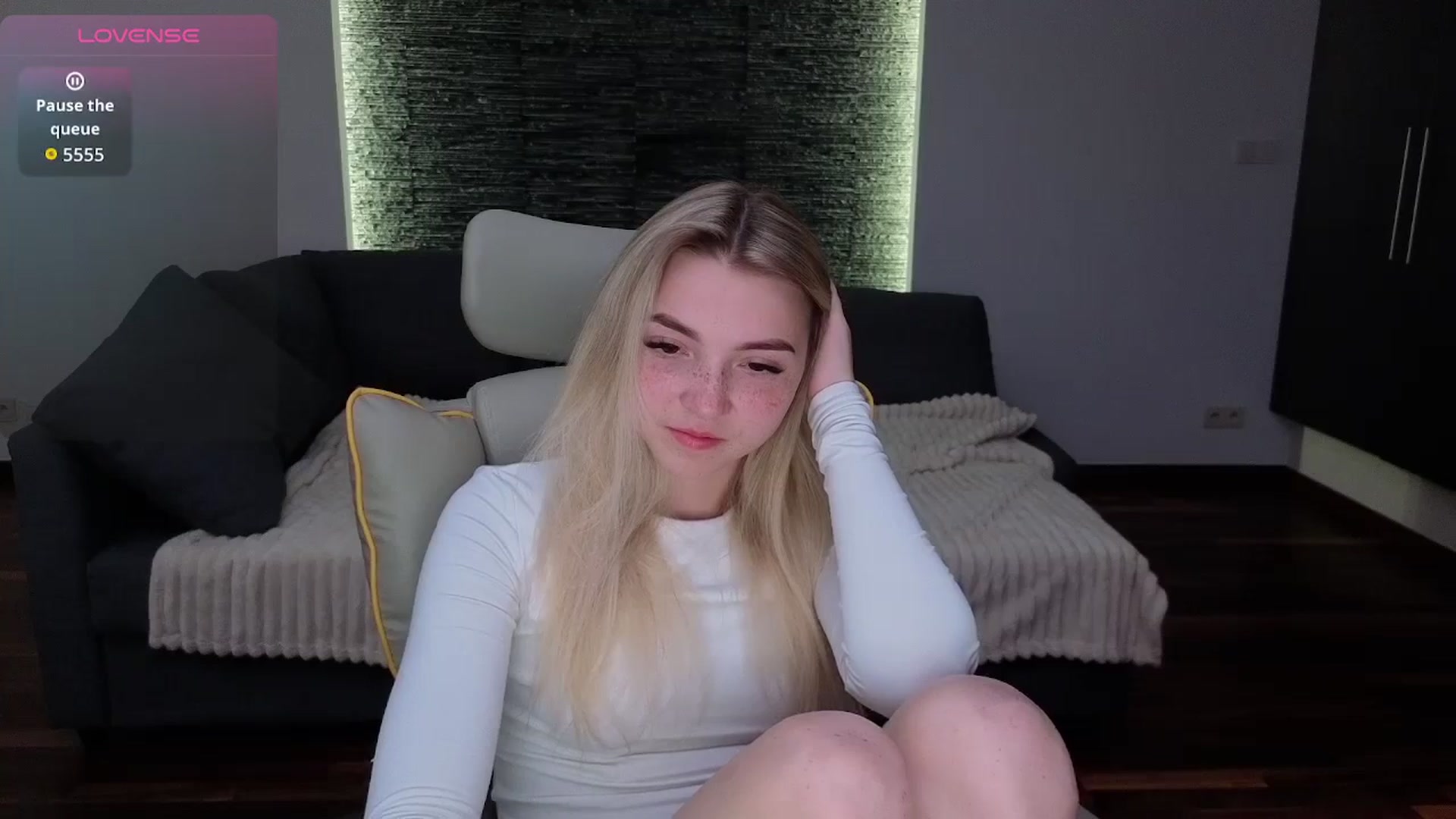 Gallery image thumbnail from Daisyy's myfreecams stream on, 04/20/2026, 14:18 image 3 of 20