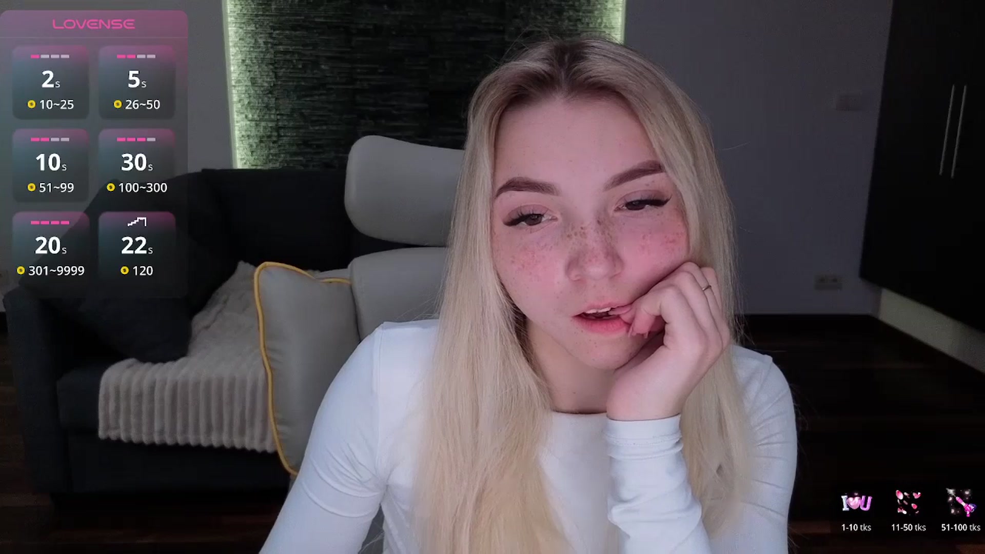 Gallery image thumbnail from Daisyy's myfreecams stream on, 04/20/2026, 14:18 image 11 of 20