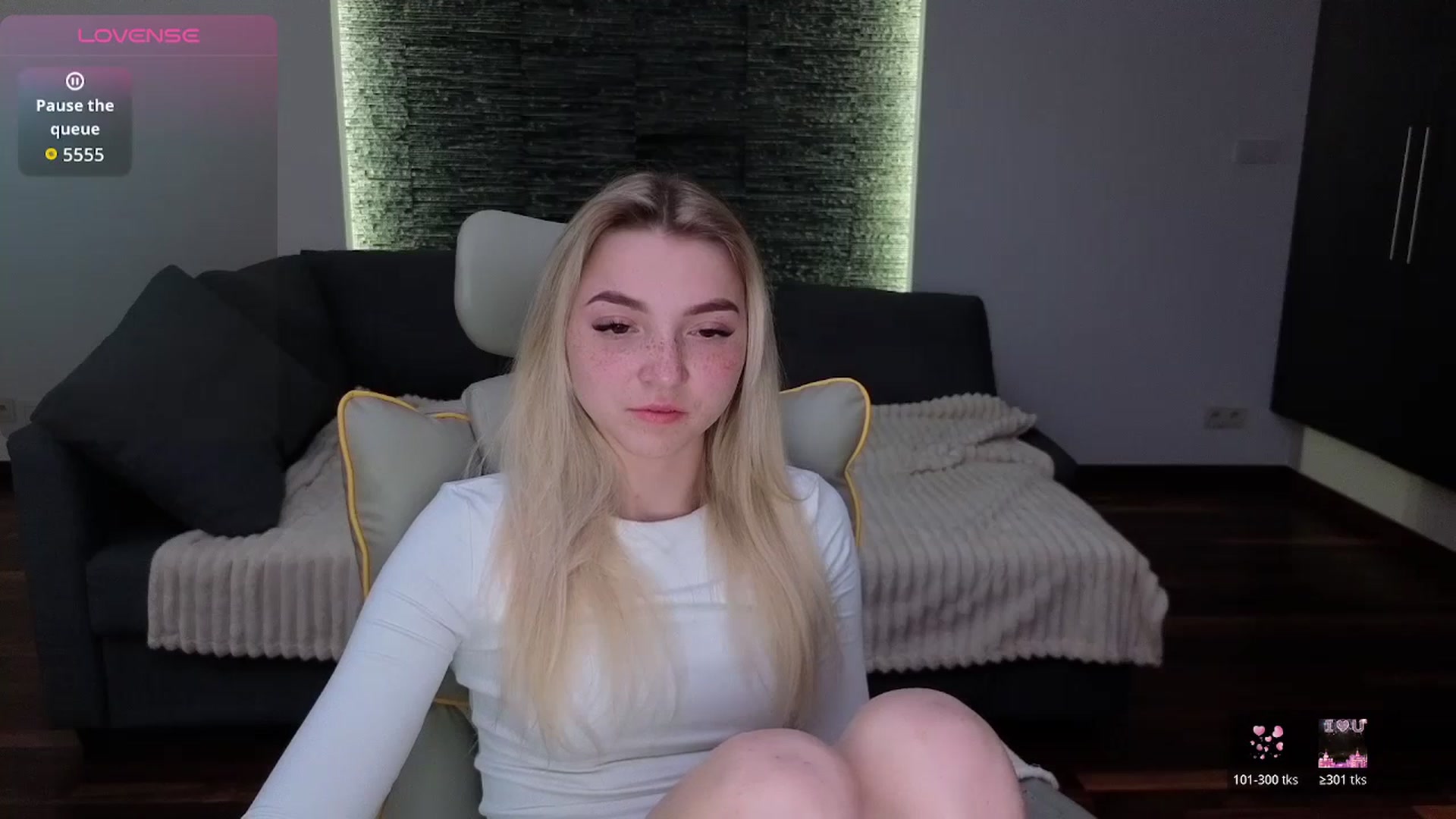 Gallery image thumbnail from Daisyy's myfreecams stream on, 04/20/2026, 14:18 image 5 of 20
