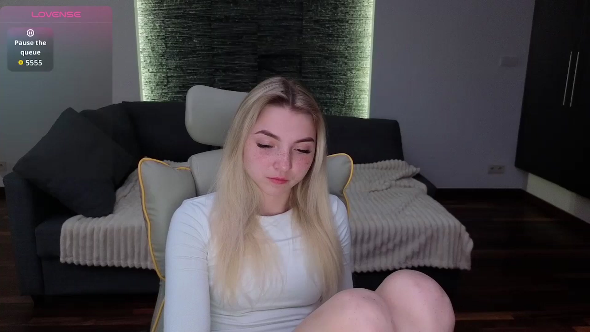Gallery image thumbnail from Daisyy's myfreecams stream on, 04/20/2026, 14:18 image 7 of 20