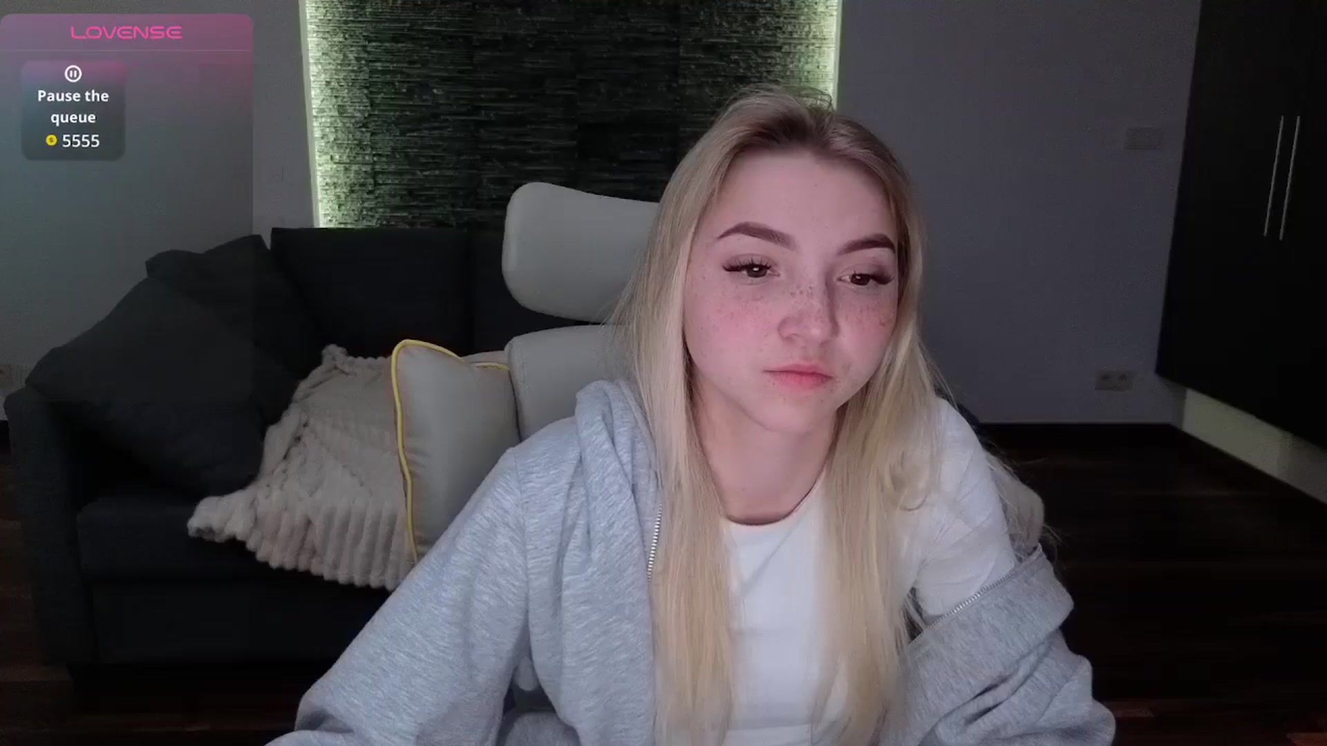 Gallery image thumbnail from Daisyy's myfreecams stream on, 04/20/2026, 15:09 image 16 of 20