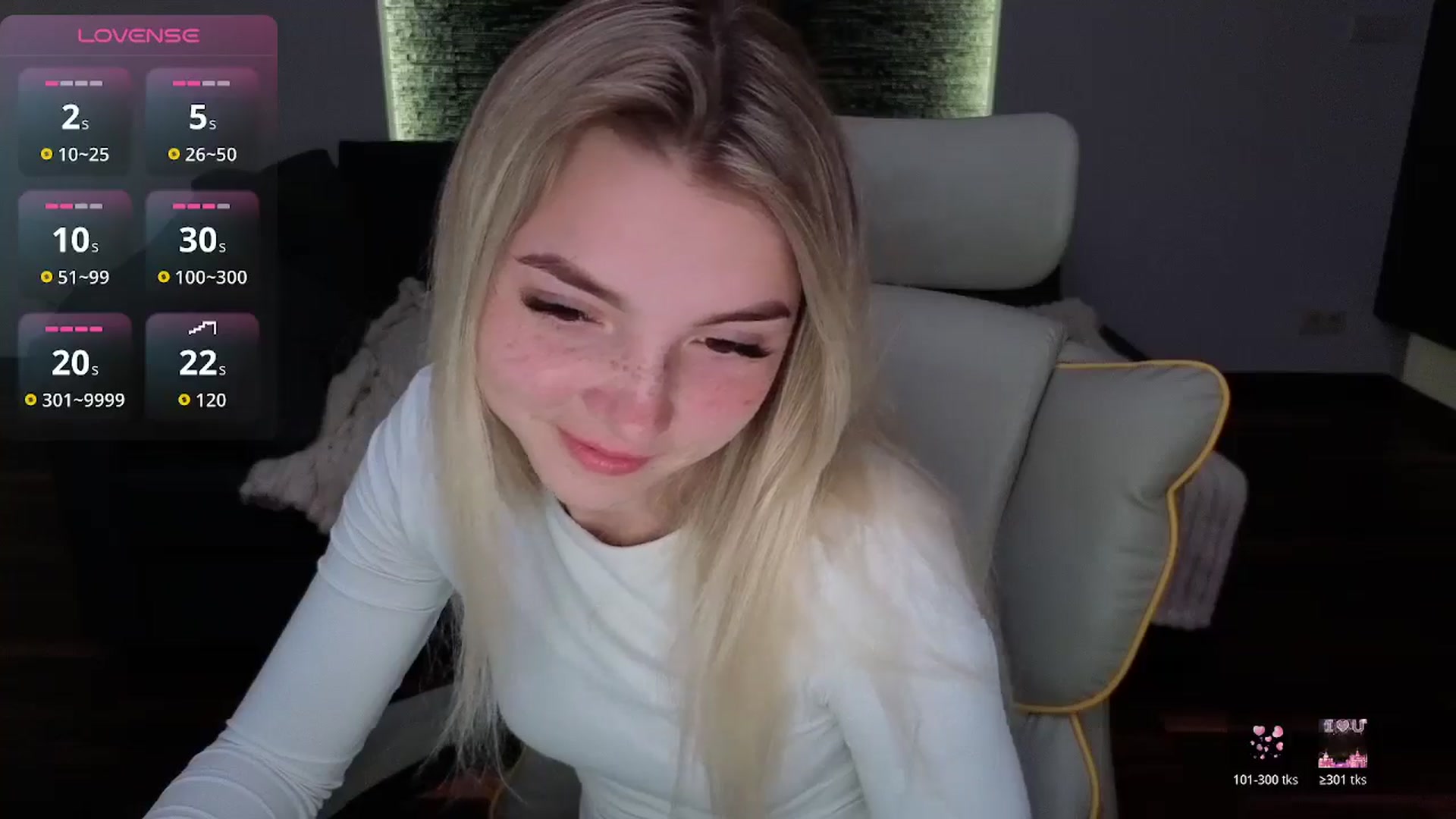 Gallery image thumbnail from Daisyy's myfreecams stream on, 04/20/2026, 20:32 image 13 of 20