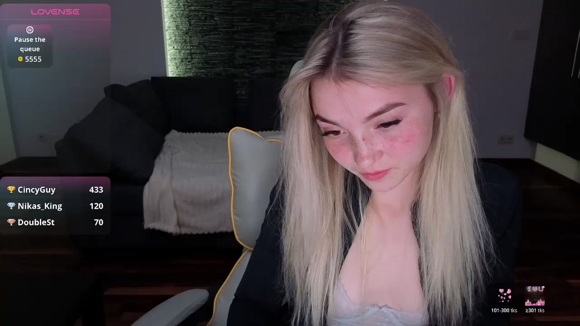 Gallery image thumbnail from Daisyy's myfreecams stream on, 04/21/2026, 19:54 image 12 of 20