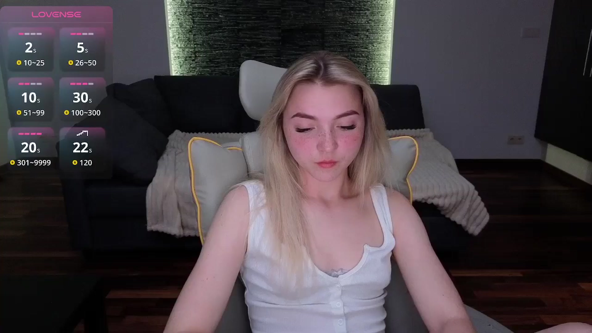 Gallery image thumbnail from Daisyy's myfreecams stream on, 04/21/2026, 19:54 image 16 of 20