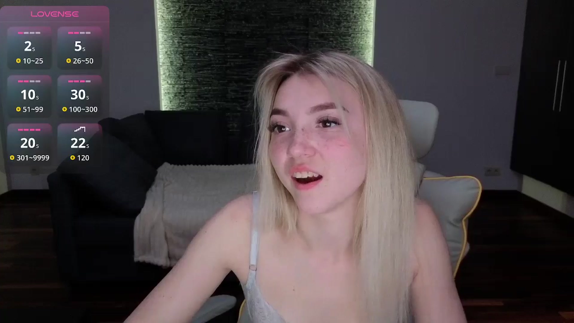 Gallery image thumbnail from Daisyy's myfreecams stream on, 04/21/2026, 21:01 image 6 of 20