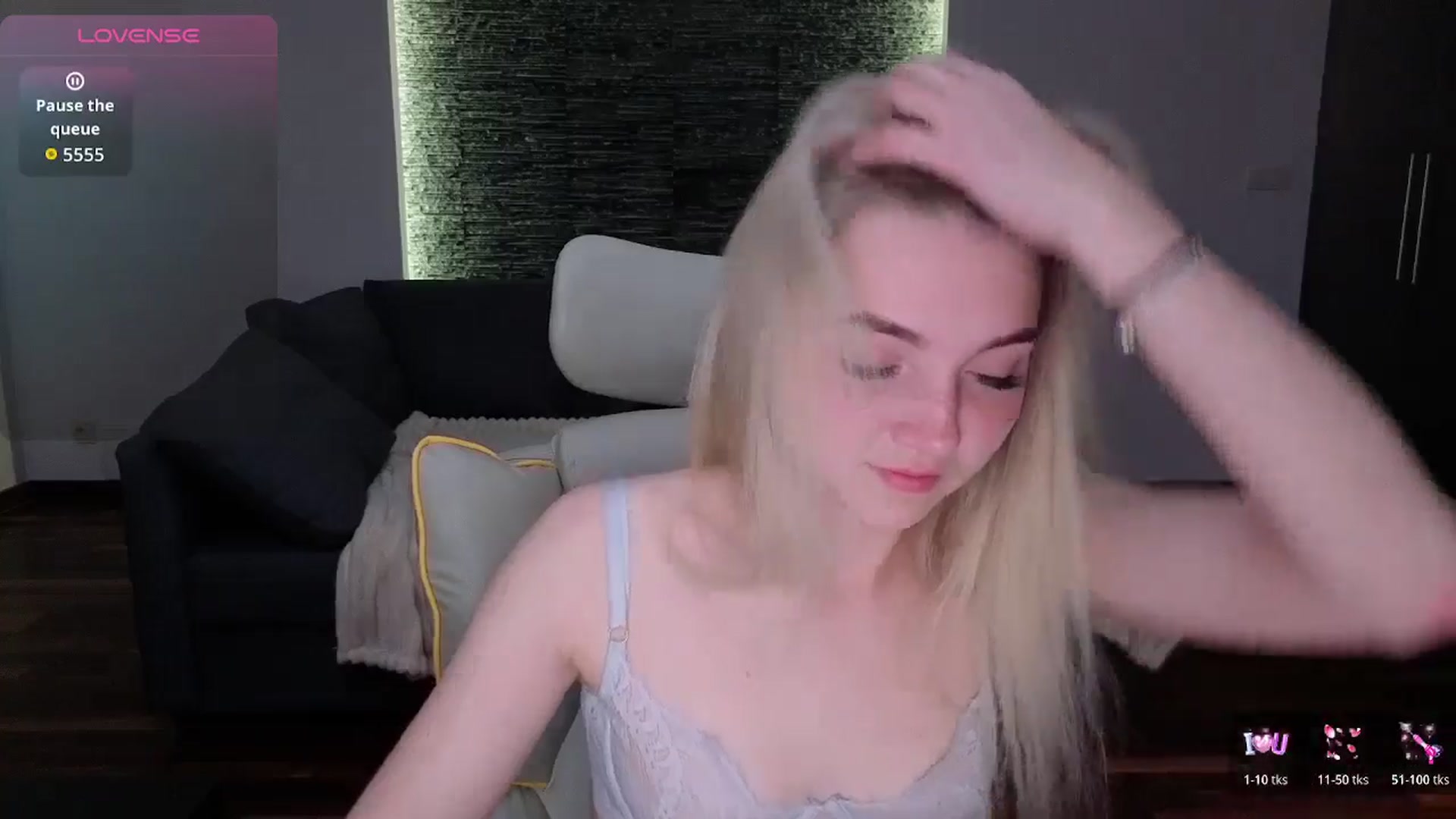 Gallery image thumbnail from Daisyy's myfreecams stream on, 04/21/2026, 21:01 image 14 of 20
