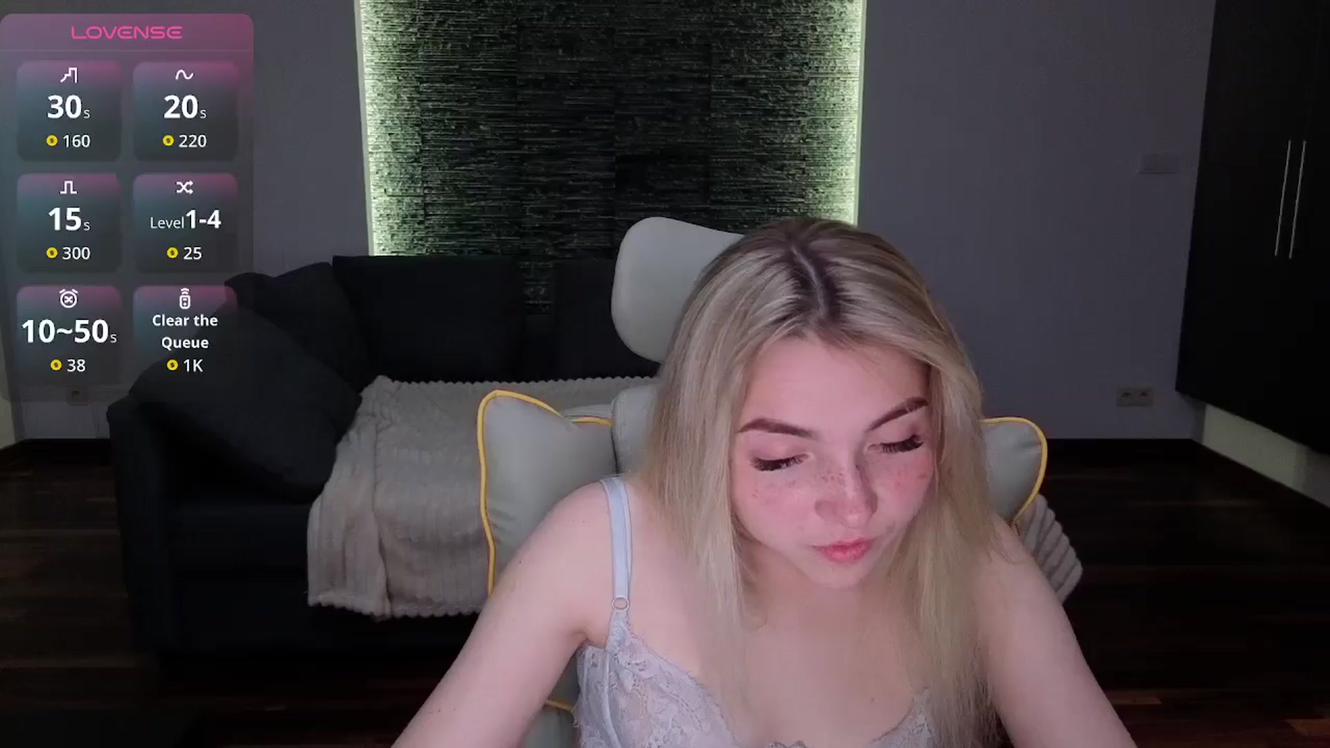 Gallery image thumbnail from Daisyy's myfreecams stream on, 04/21/2026, 21:01 image 10 of 20