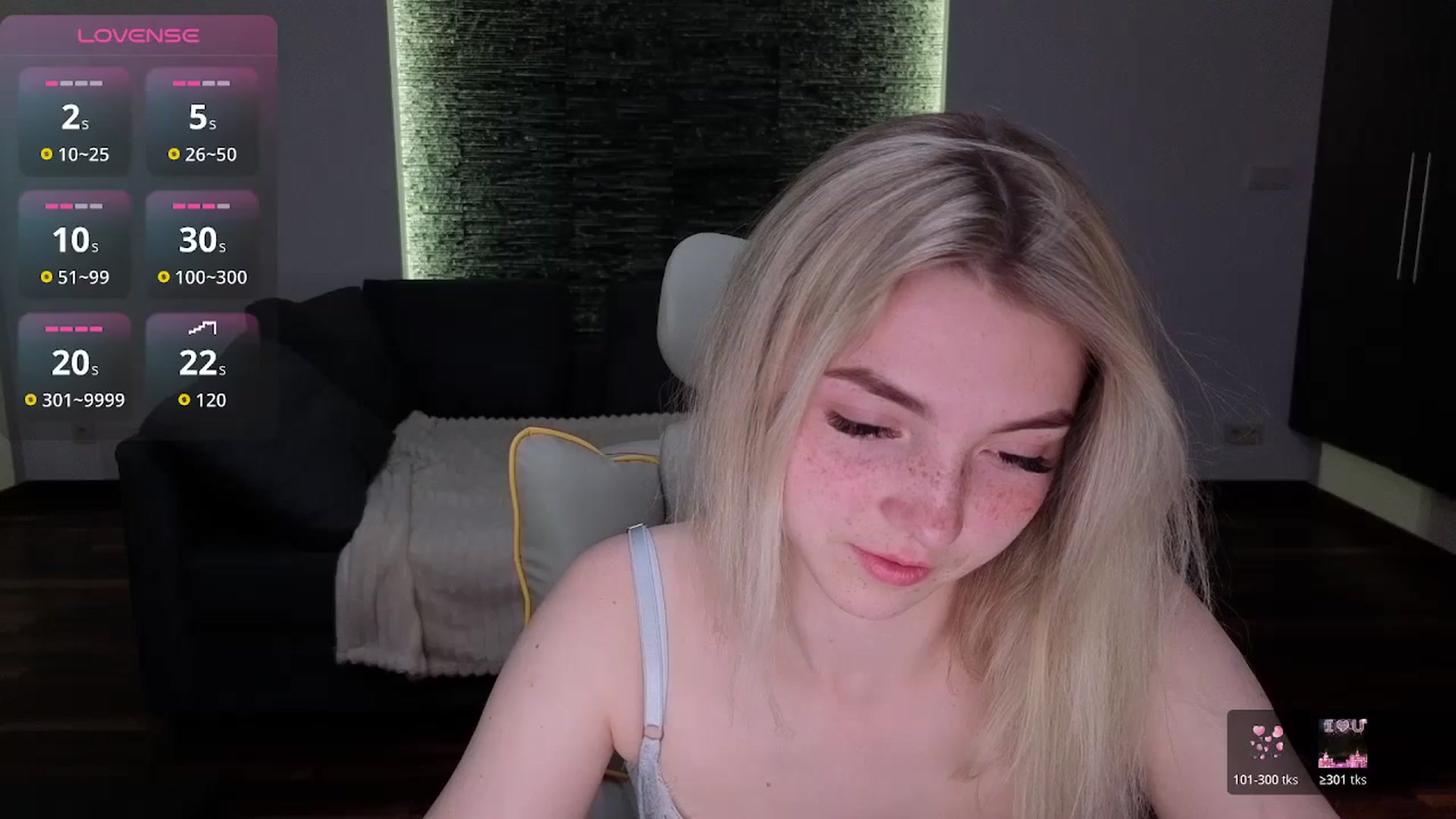 Gallery image thumbnail from Daisyy's myfreecams stream on, 04/21/2026, 21:01 image 13 of 20