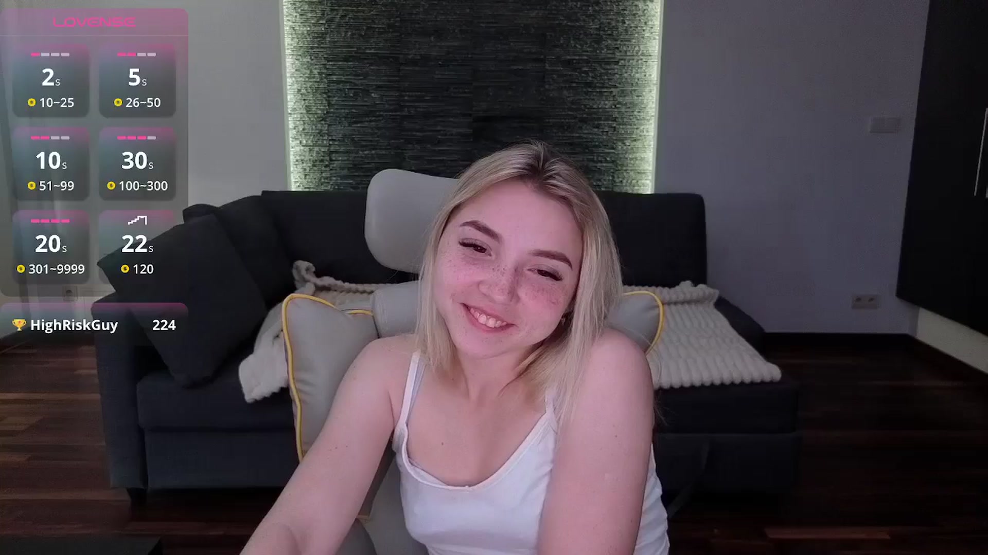 Gallery image thumbnail from Daisyy's myfreecams stream on, 04/22/2026, 17:21 image 10 of 20