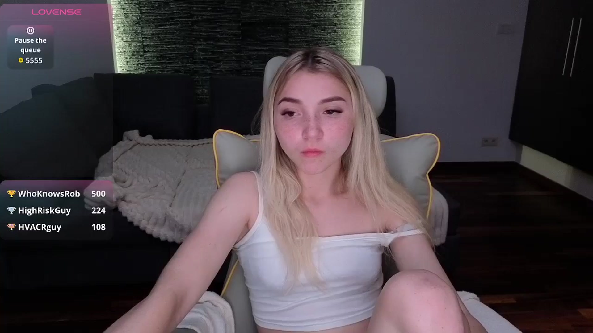 Gallery image thumbnail from Daisyy's myfreecams stream on, 04/22/2026, 19:11 image 11 of 20
