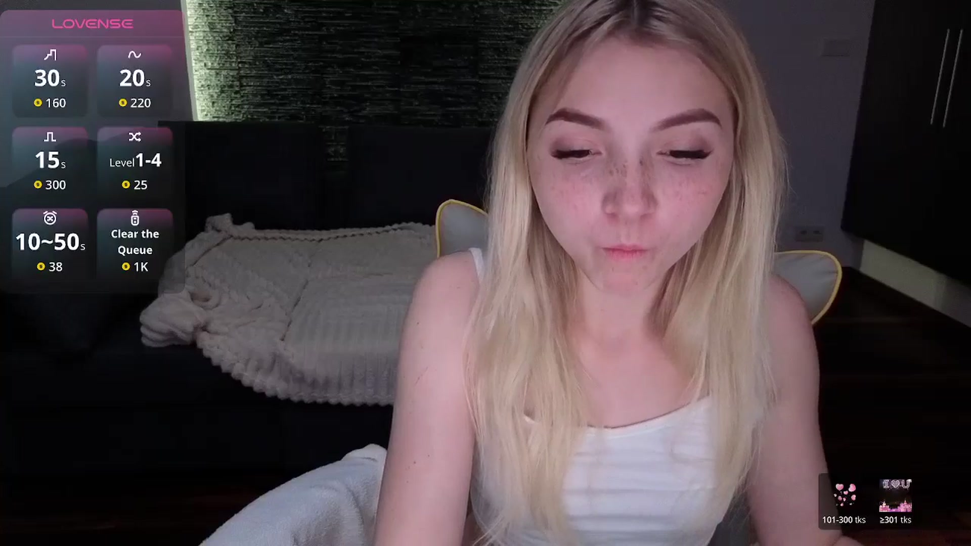 Gallery image thumbnail from Daisyy's myfreecams stream on, 04/22/2026, 19:11 image 3 of 20