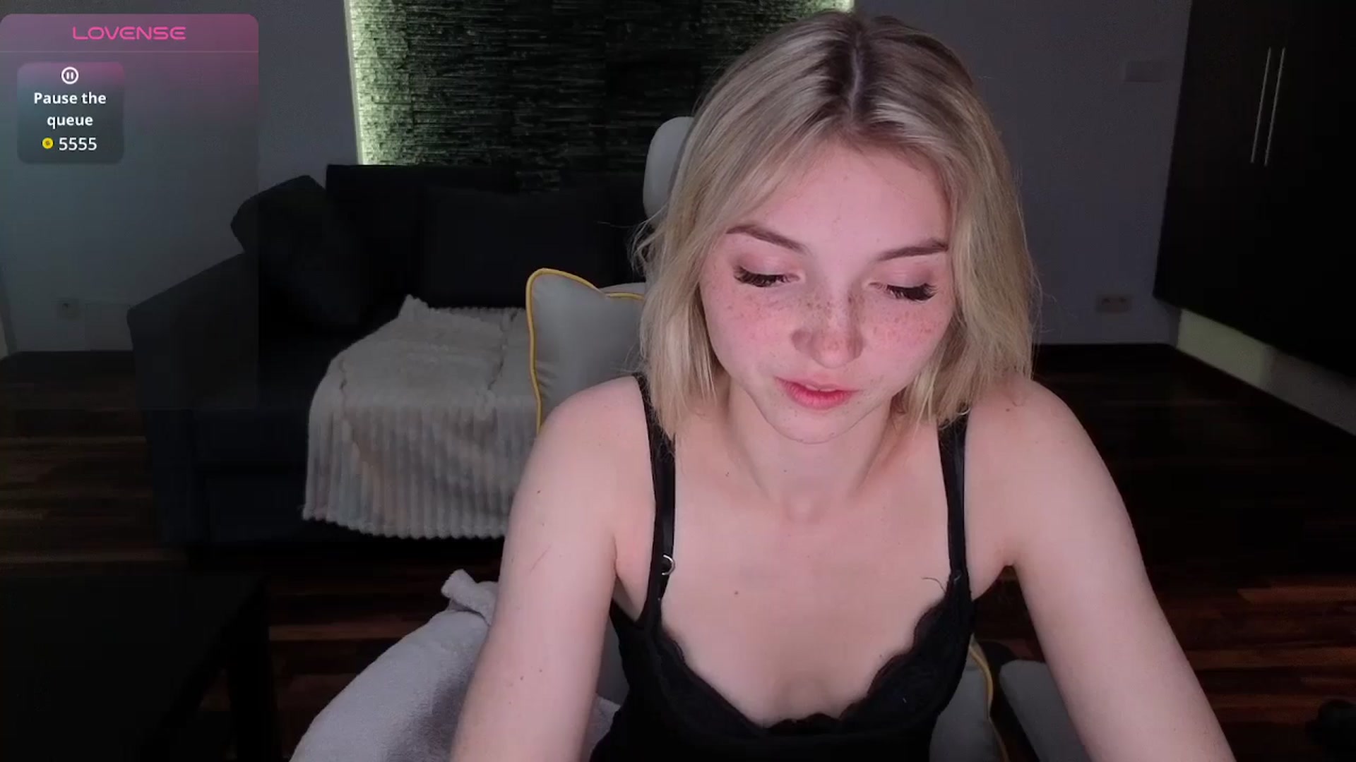 Gallery image thumbnail from Daisyy's myfreecams stream on, 04/26/2026, 17:54 image 2 of 20
