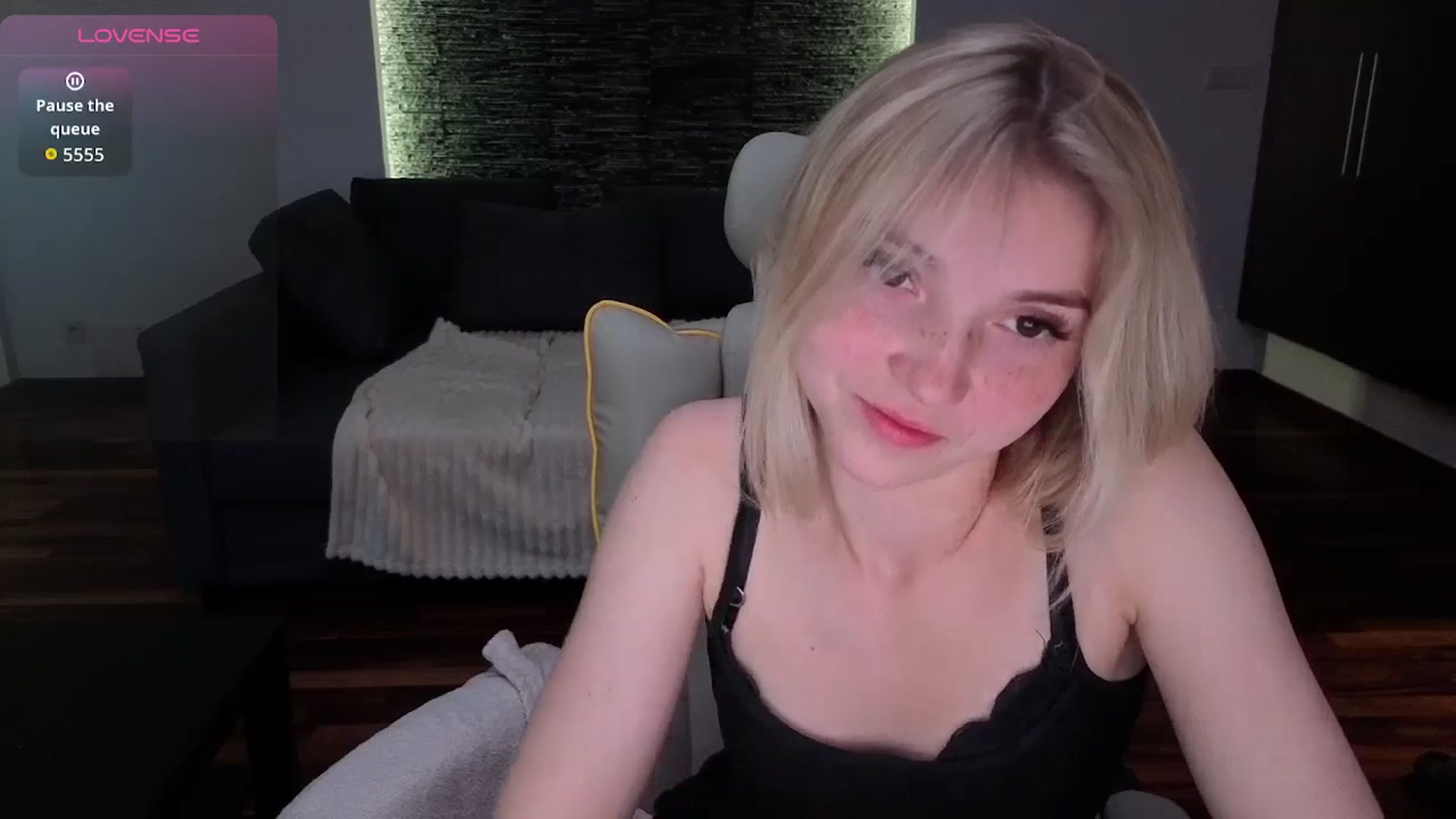 Gallery image thumbnail from Daisyy's myfreecams stream on, 04/26/2026, 17:54 image 5 of 20