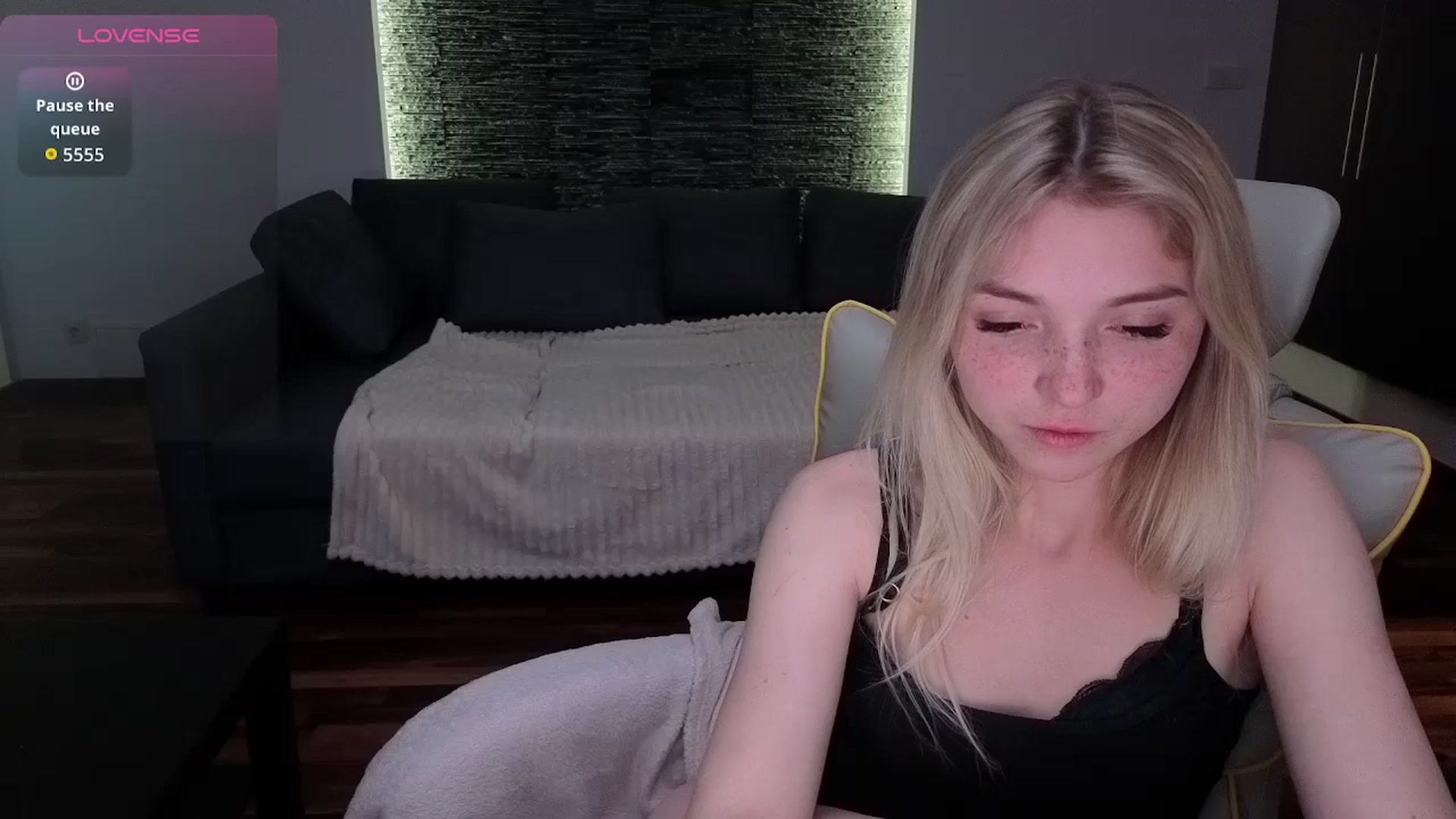 Gallery image thumbnail from Daisyy's myfreecams stream on, 04/26/2026, 17:54 image 16 of 20