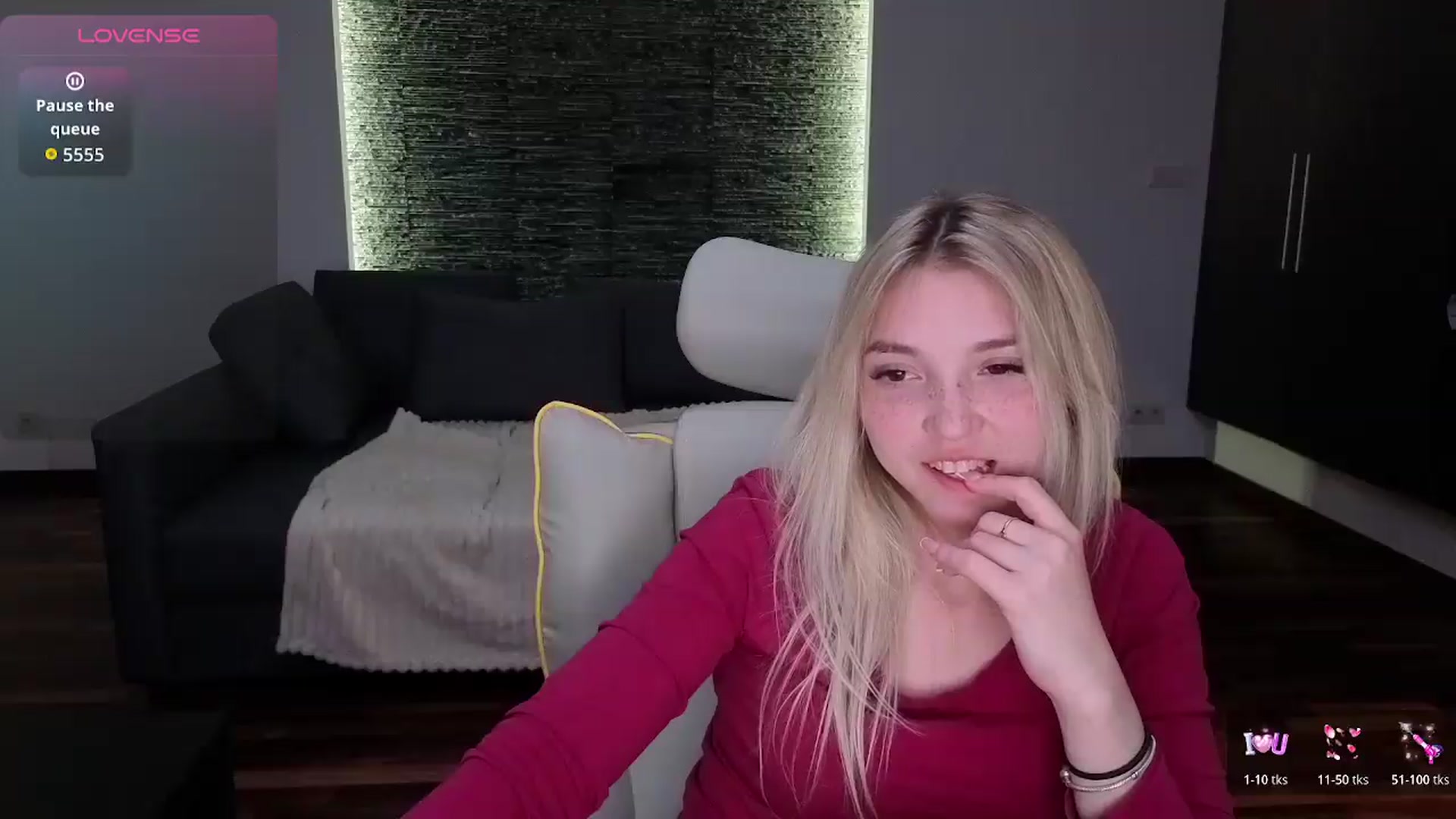 Gallery image thumbnail from Daisyy's myfreecams stream on, 04/26/2026, 20:12 image 11 of 20