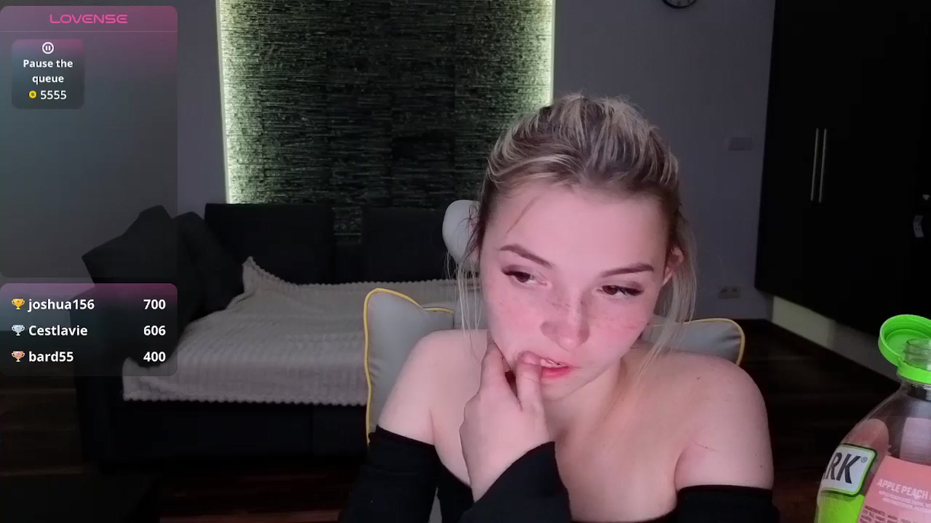 Gallery image thumbnail from Daisyy's myfreecams stream on, 04/27/2026, 21:19 image 16 of 20