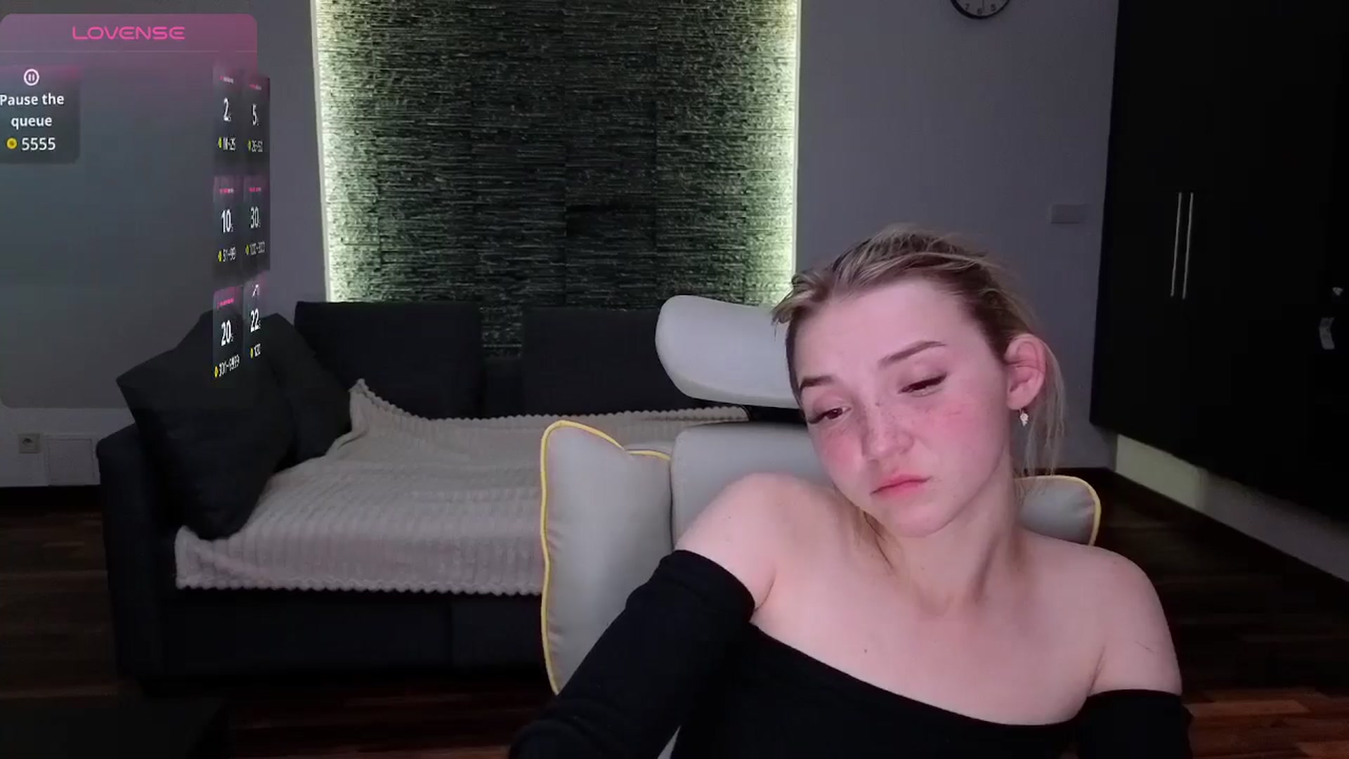 Gallery image thumbnail from Daisyy's myfreecams stream on, 04/27/2026, 21:19 image 7 of 20