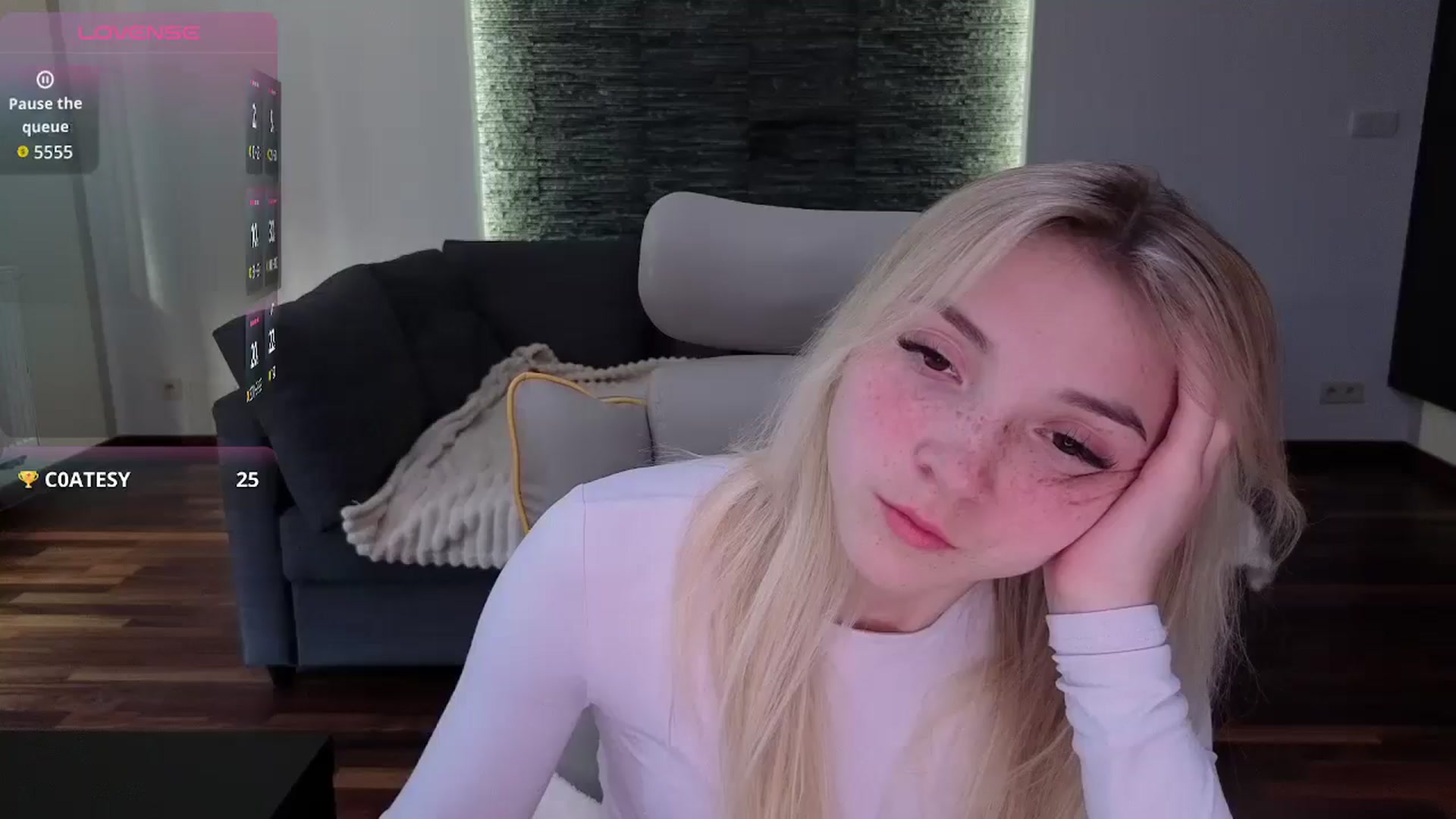 Gallery image thumbnail from Daisyy's myfreecams stream on, 04/28/2026, 16:11 image 11 of 20