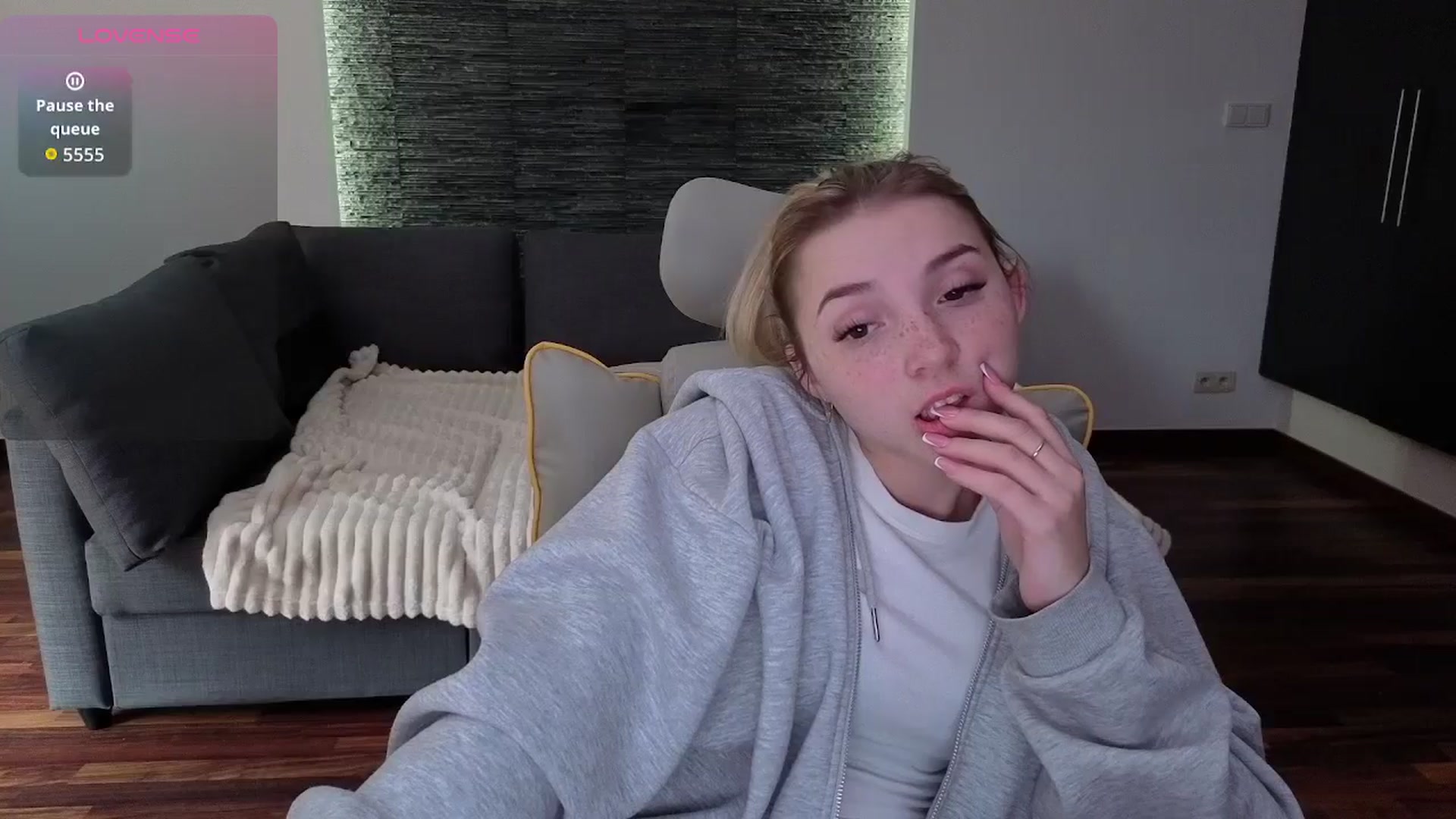 Gallery image thumbnail from Daisyy's myfreecams stream on, 04/29/2026, 09:03 image 5 of 20