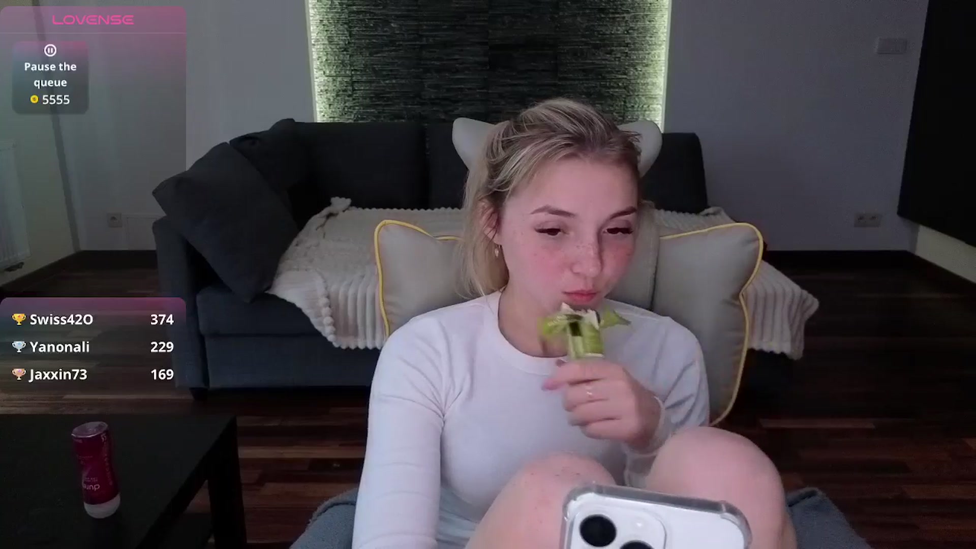Gallery image thumbnail from Daisyy's myfreecams stream on, 04/29/2026, 15:32 image 3 of 20