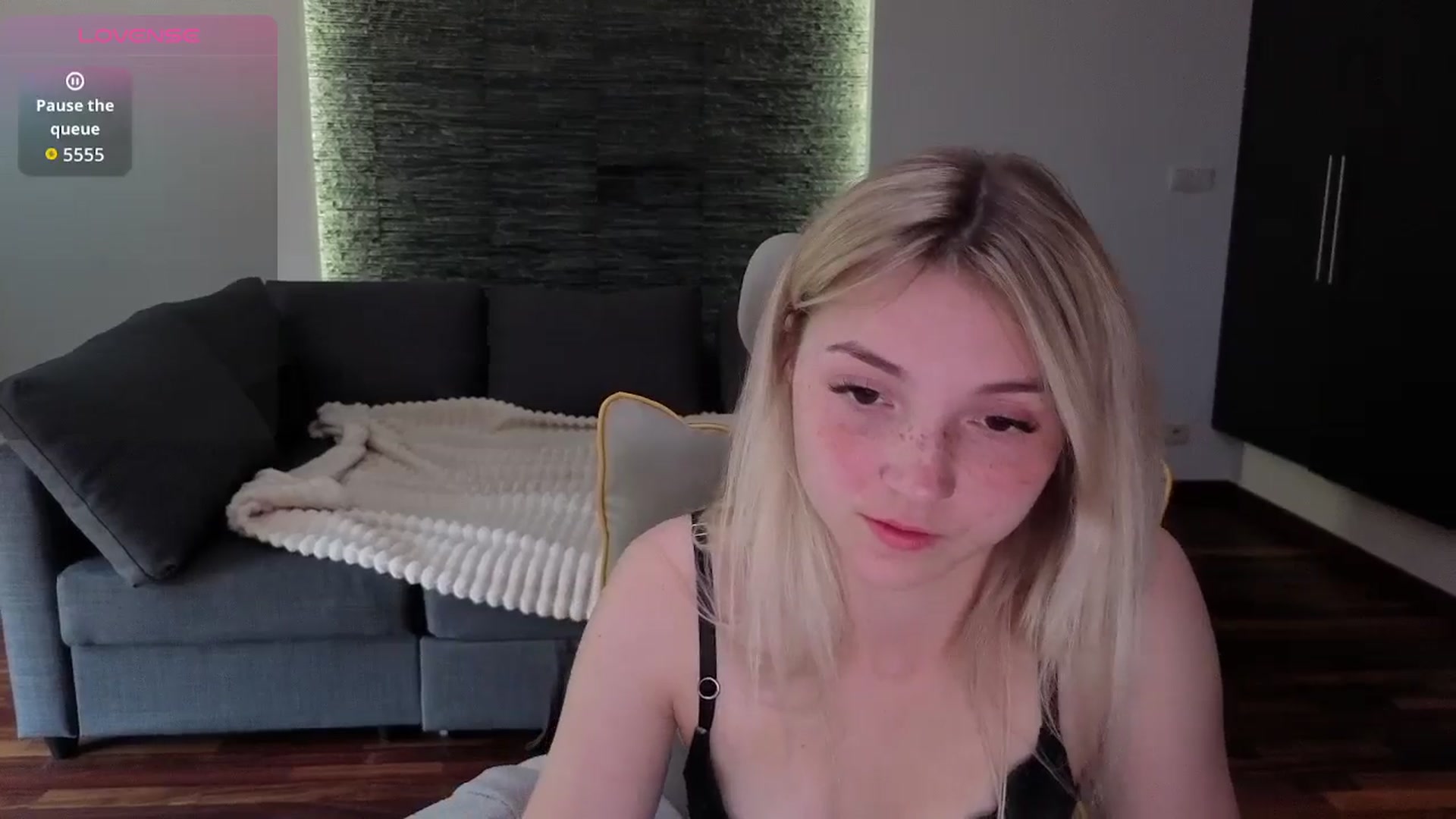 Gallery image thumbnail from Daisyy's myfreecams stream on, 05/06/2026, 15:18 image 4 of 20