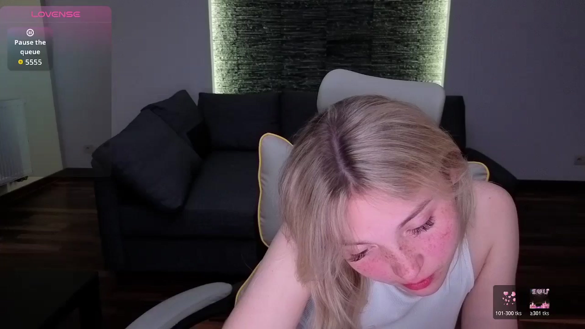 Gallery image thumbnail from Daisyy's myfreecams stream on, 05/10/2026, 21:15 image 14 of 20