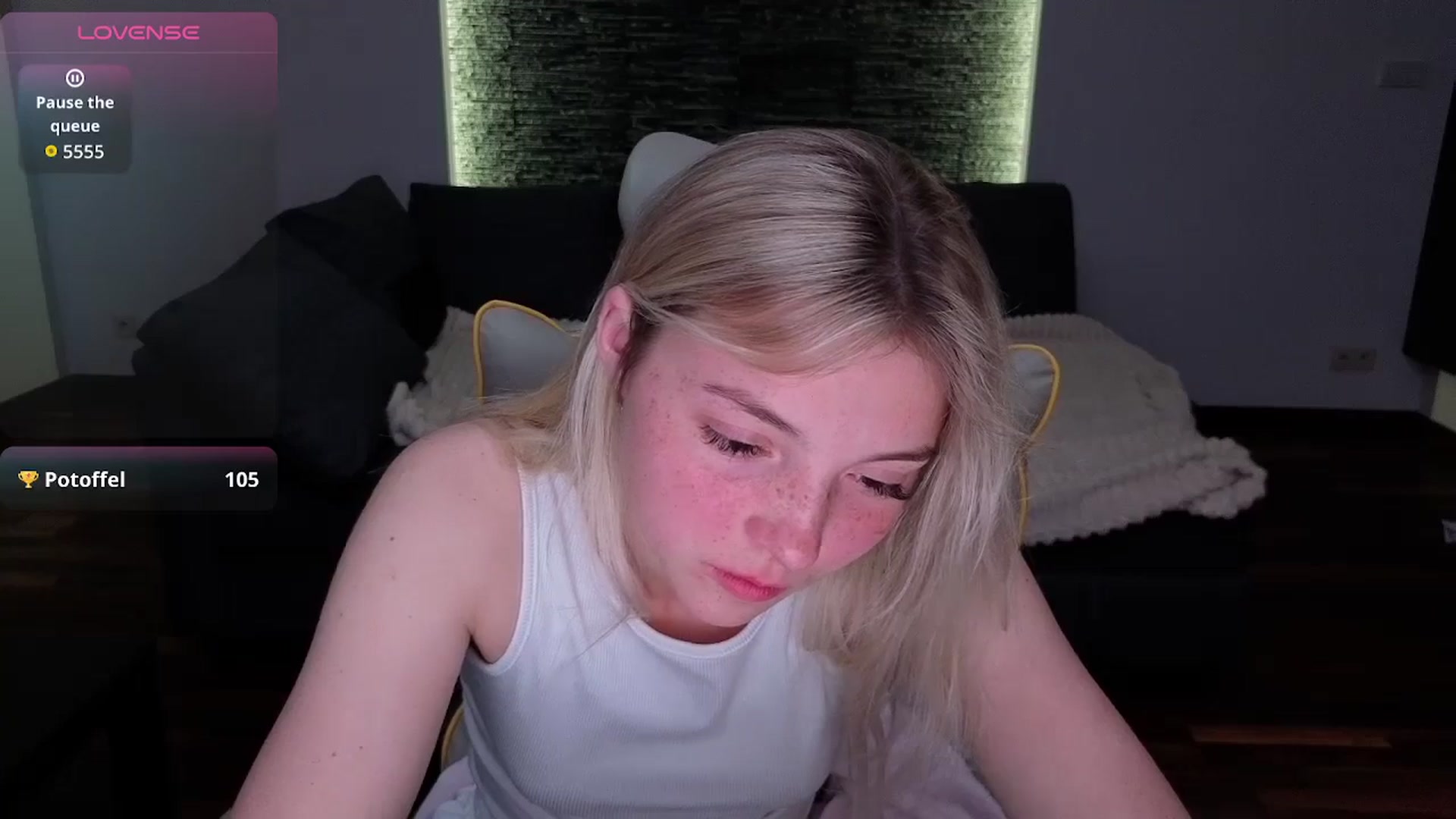 Gallery image thumbnail from Daisyy's myfreecams stream on, 05/10/2026, 22:49 image 18 of 20