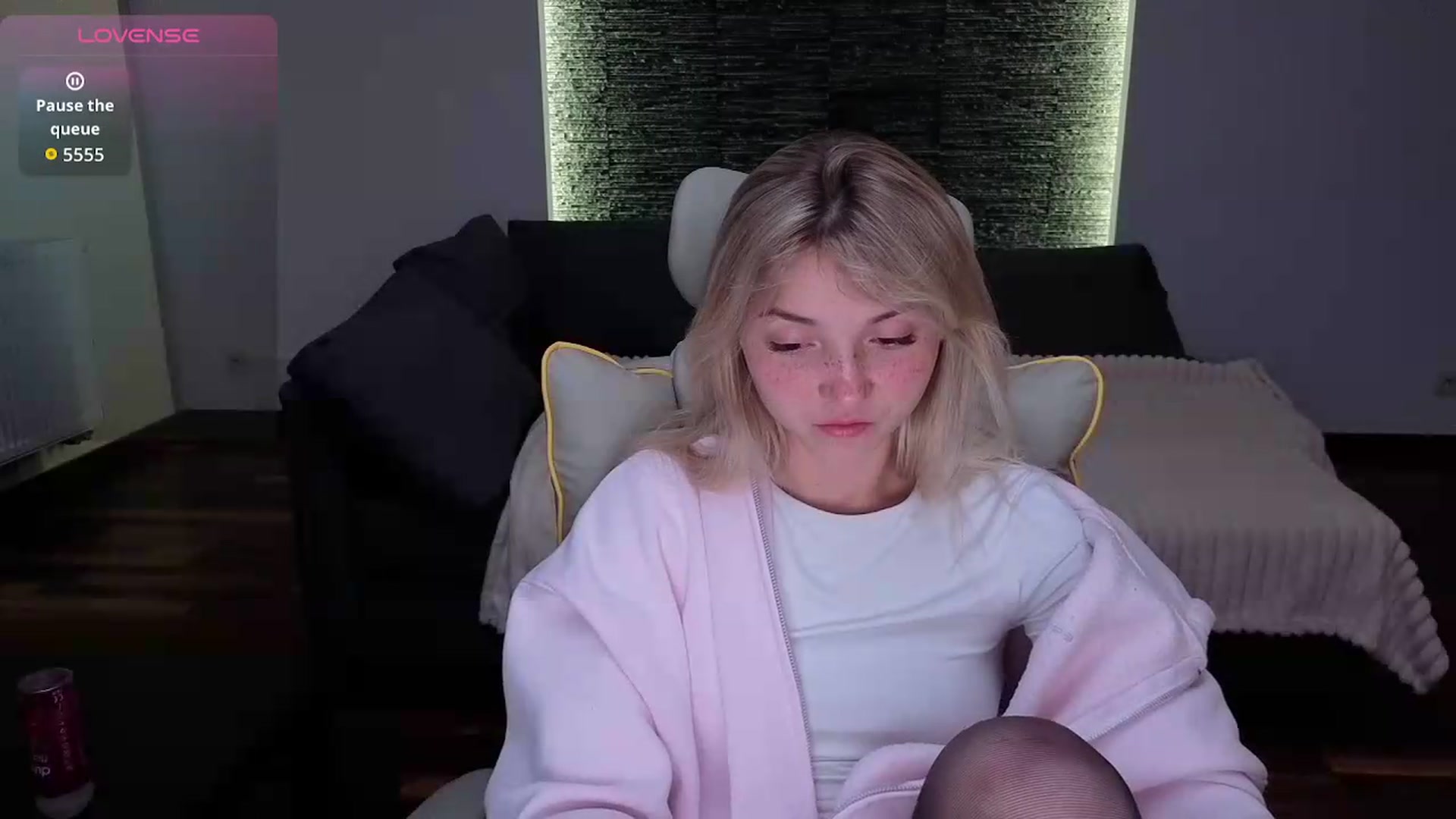 Gallery image thumbnail from Daisyy's myfreecams stream on, 05/11/2026, 20:07 image 3 of 20