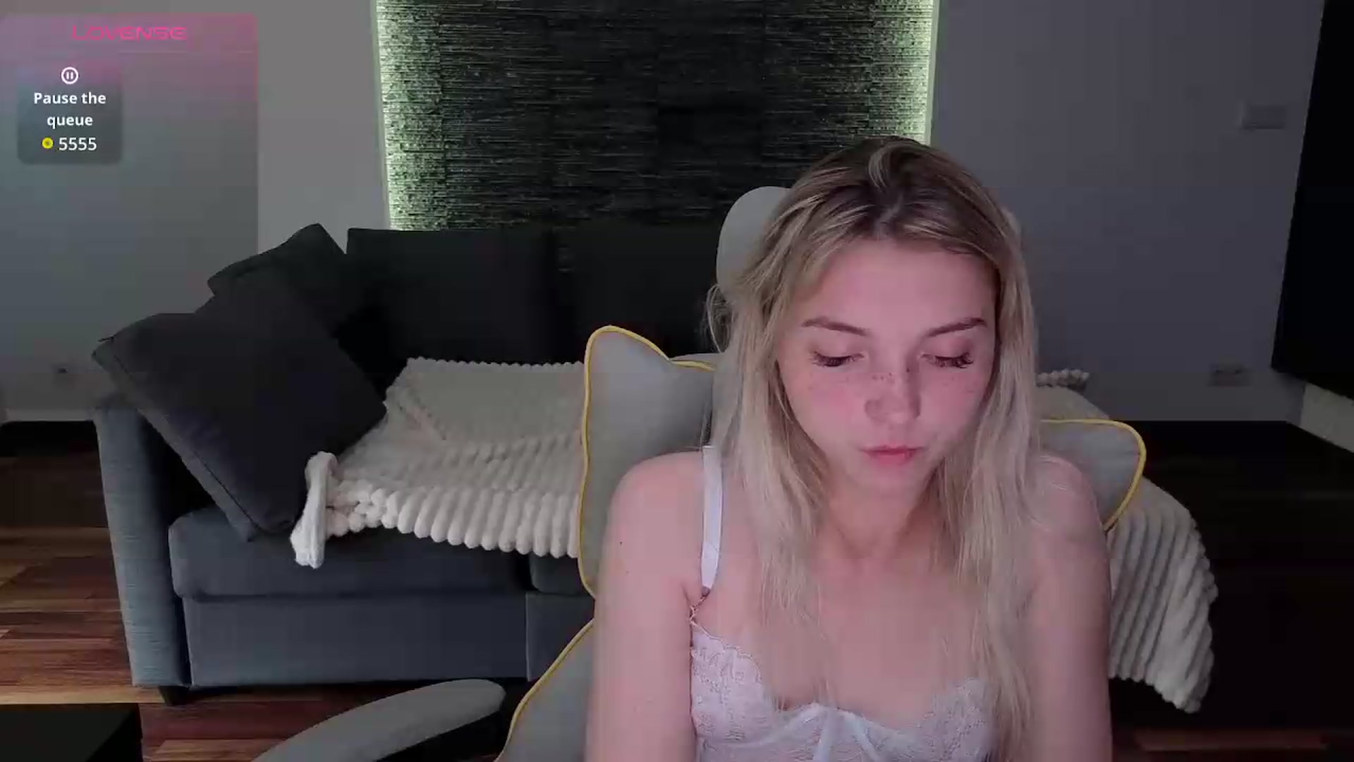 Gallery image thumbnail from Daisyy's myfreecams stream on, 05/12/2026, 15:15 image 3 of 20