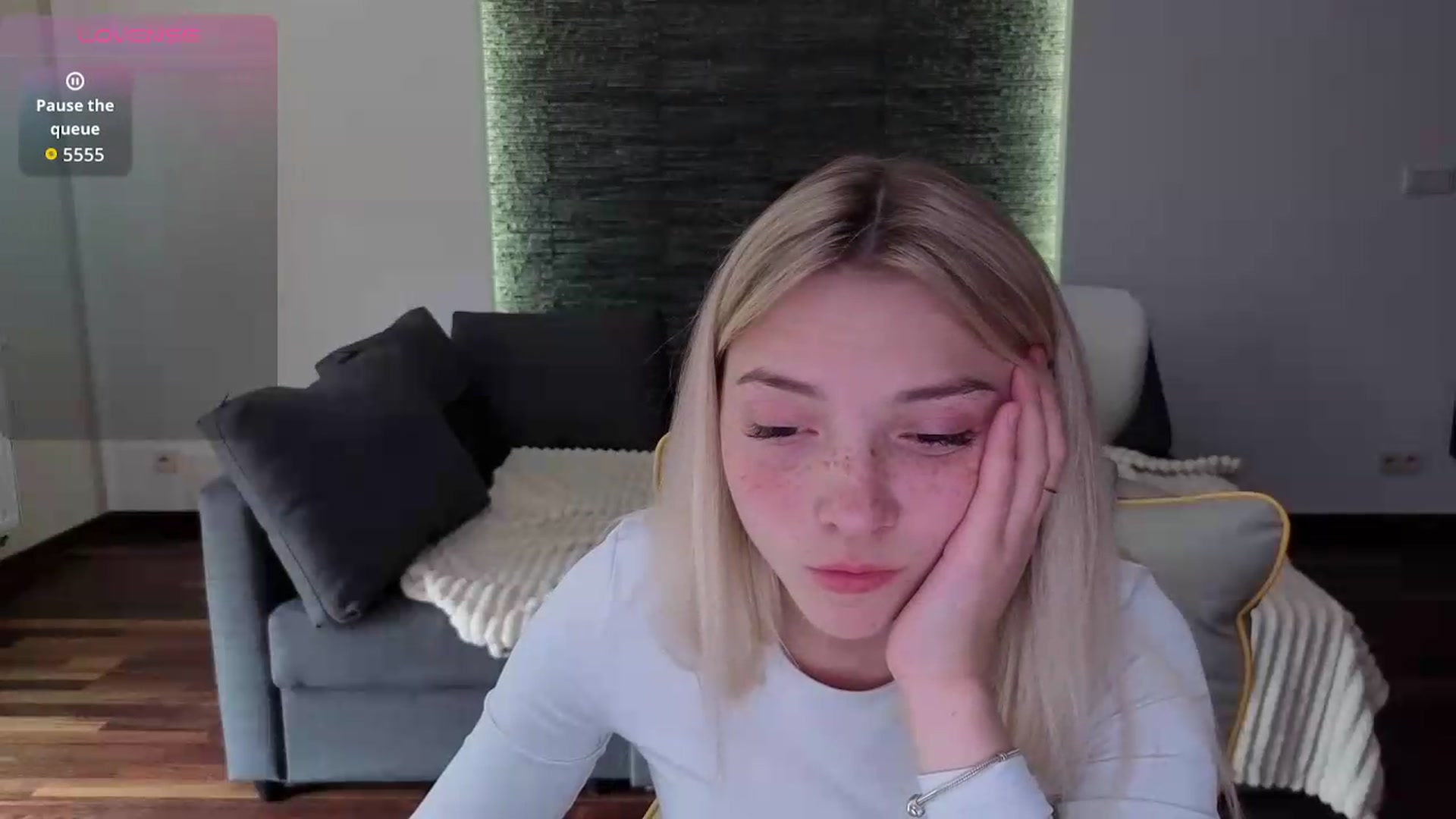 Gallery image thumbnail from Daisyy's myfreecams stream on, 05/13/2026, 13:33 image 10 of 20
