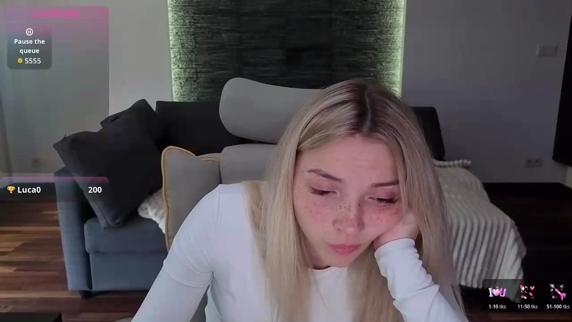 Gallery image thumbnail from Daisyy's myfreecams stream on, 05/13/2026, 15:40 image 18 of 20