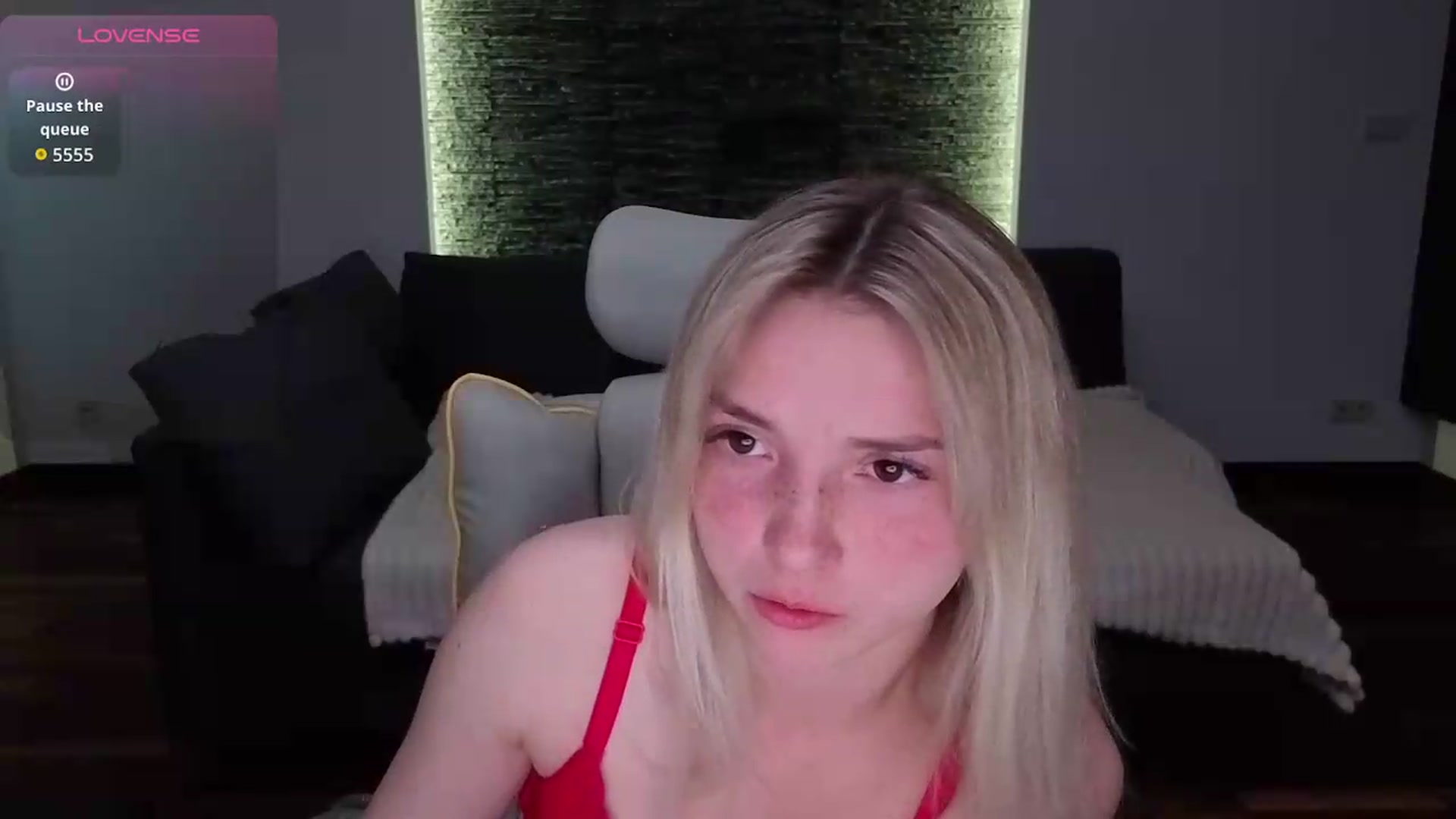 Gallery image thumbnail from Daisyy's myfreecams stream on, 05/13/2026, 19:33 image 17 of 20