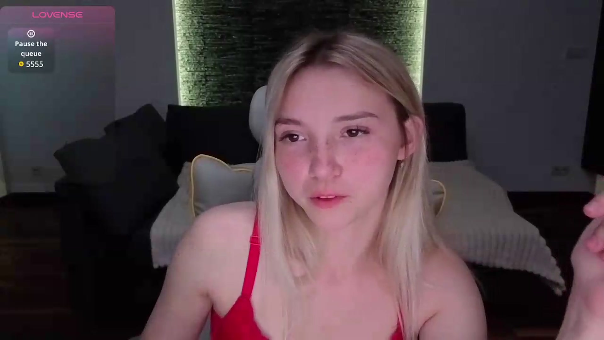 Gallery image thumbnail from Daisyy's myfreecams stream on, 05/13/2026, 19:33 image 15 of 20