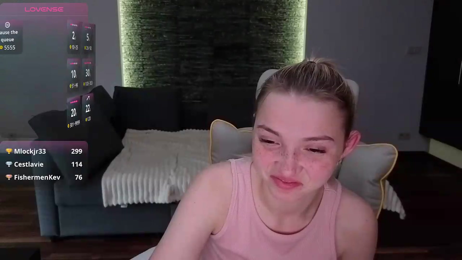 Gallery image thumbnail from Daisyy's myfreecams stream on, 05/14/2026, 17:31 image 16 of 20