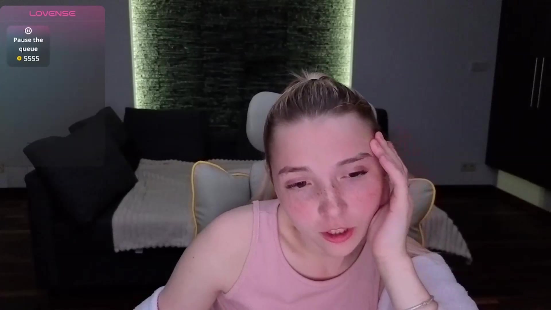 Gallery image thumbnail from Daisyy's myfreecams stream on, 05/14/2026, 19:53 image 18 of 20