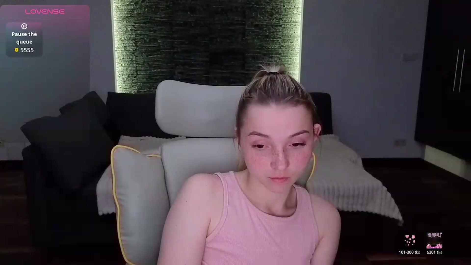 Gallery image thumbnail from Daisyy's myfreecams stream on, 05/14/2026, 21:46 image 4 of 20