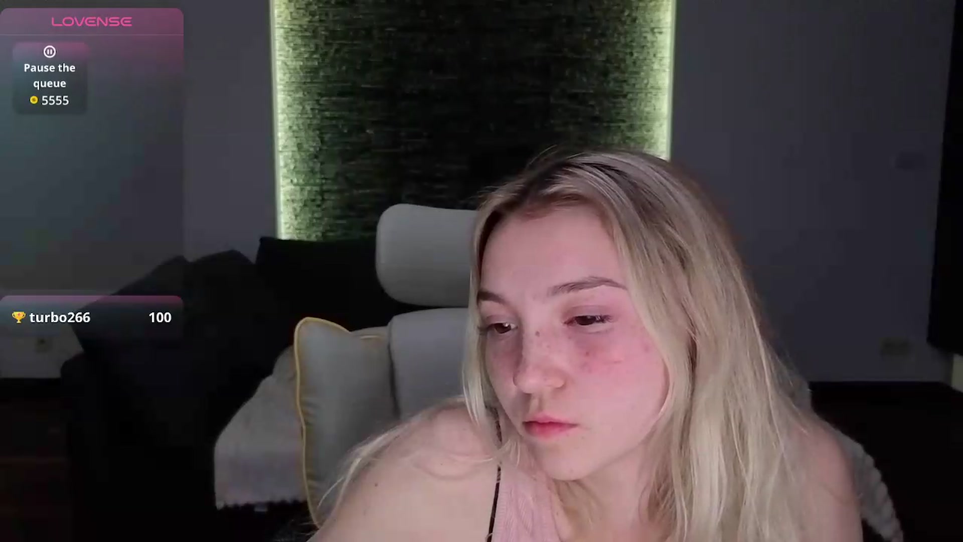 Gallery image thumbnail from Daisyy's myfreecams stream on, 05/17/2026, 20:31 image 9 of 20